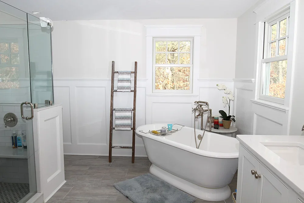 218_Little_River_14_Primary_Bath_01042023.jpg.png