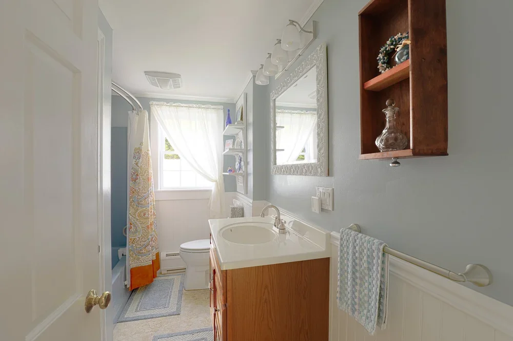 5_Betty_Ave_01_Bathroom2.jpg.webp