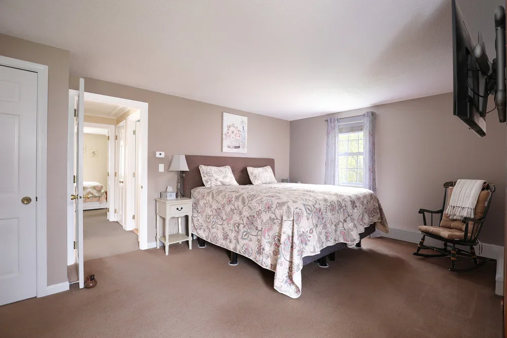 5_Betty_Ave_01_Bedroom3.jpg.webp