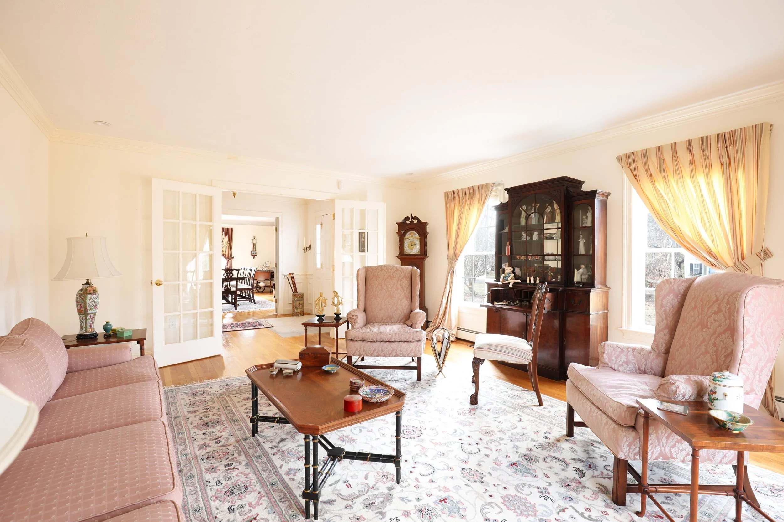 174_Little_River_Rd_11_LivingRoom3_01092025.jpg