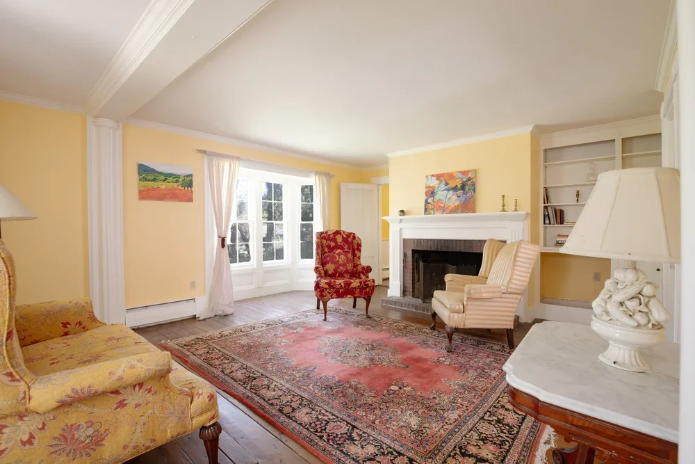 1295_County_Rd_03_Living_Room.jpg.webp