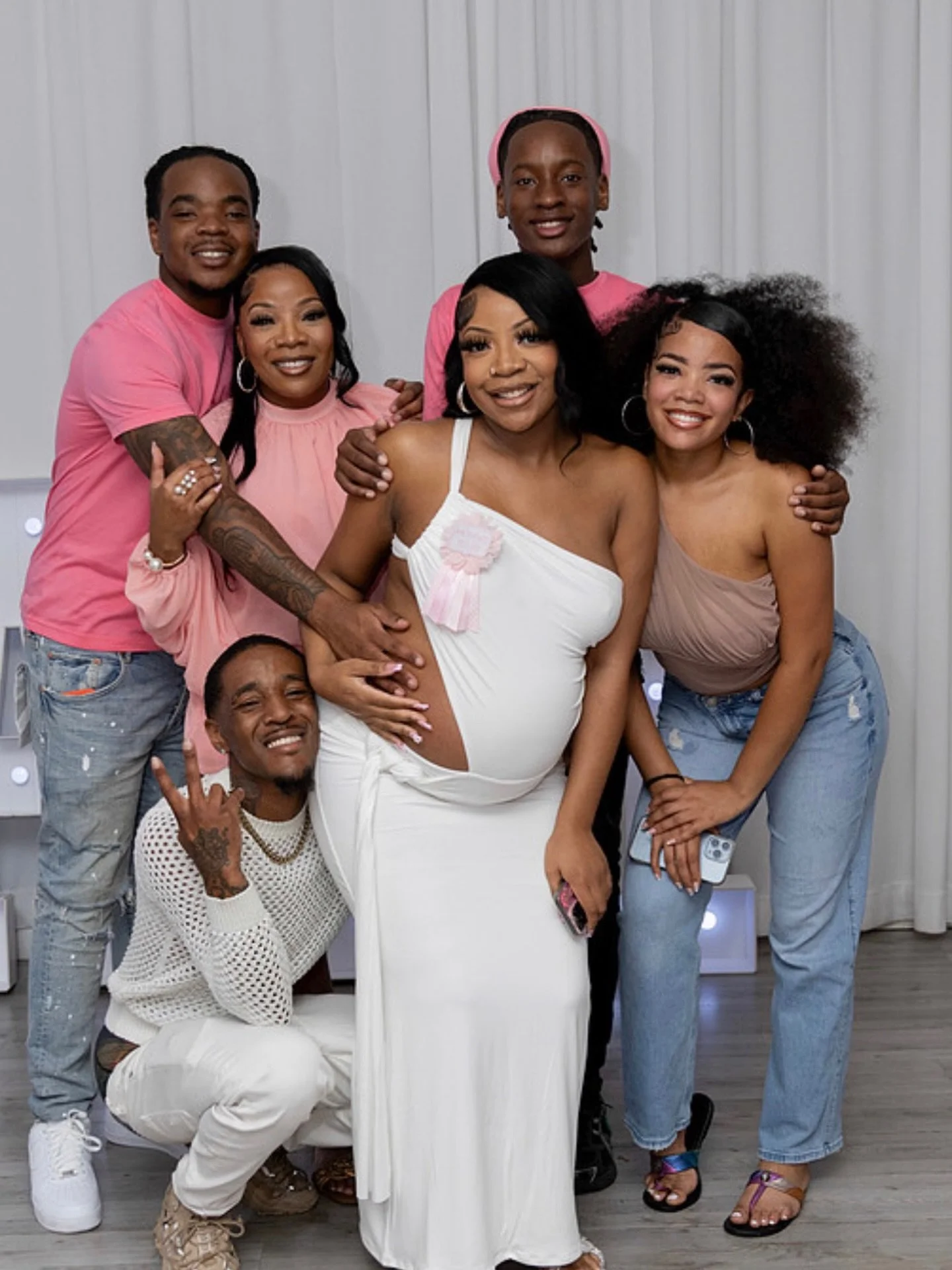 My whole world in one photo 🤍
Surrounded by love&hellip; and now getting ready to welcome the next generation. My heart is so full. This blessing is everything. ✨

&bull;  A mother&rsquo;s love&hellip; endless, pure &amp; forever 🤍
&bull; A mother&