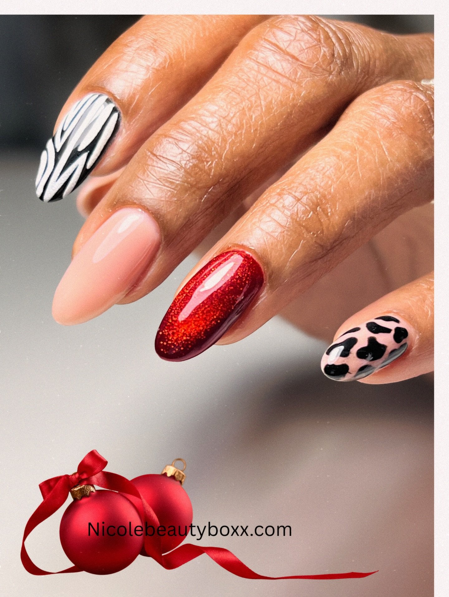 If your nails aren&rsquo;t lasting 4+ weeks&hellip; it&rsquo;s time for you to get your nails done! ❄️💅🏽
Try my Structured Gel Manicure for unmatched durability + holiday shine.

&bull; NicoleBeautyBoxx.com