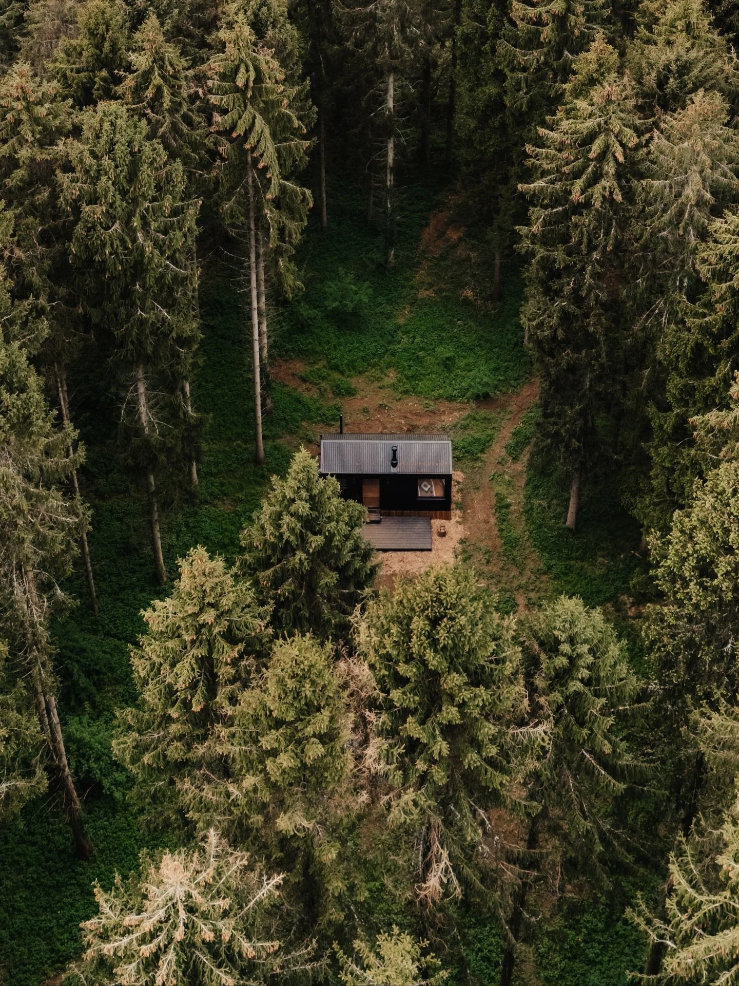A few idyllic shots from Tilly &amp; Taid cabins with @unyoked.co 

#offgridlife #cabins #cabininthewoods