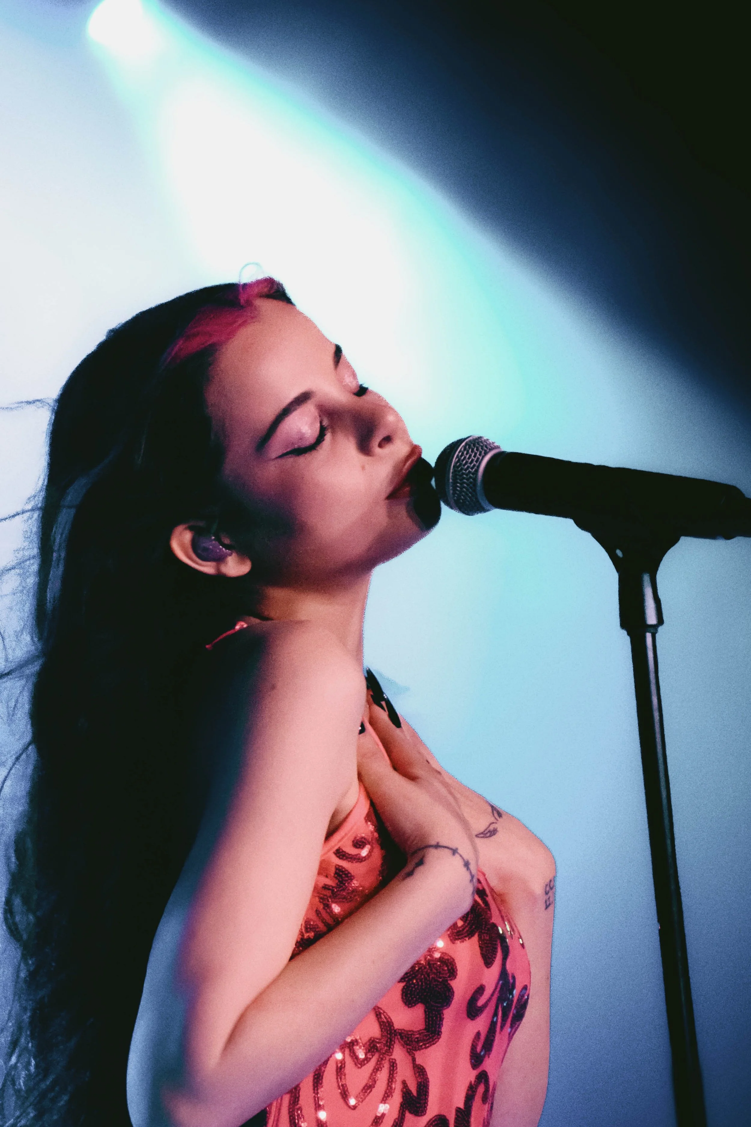 Ellise at A&amp;R Music Bar 