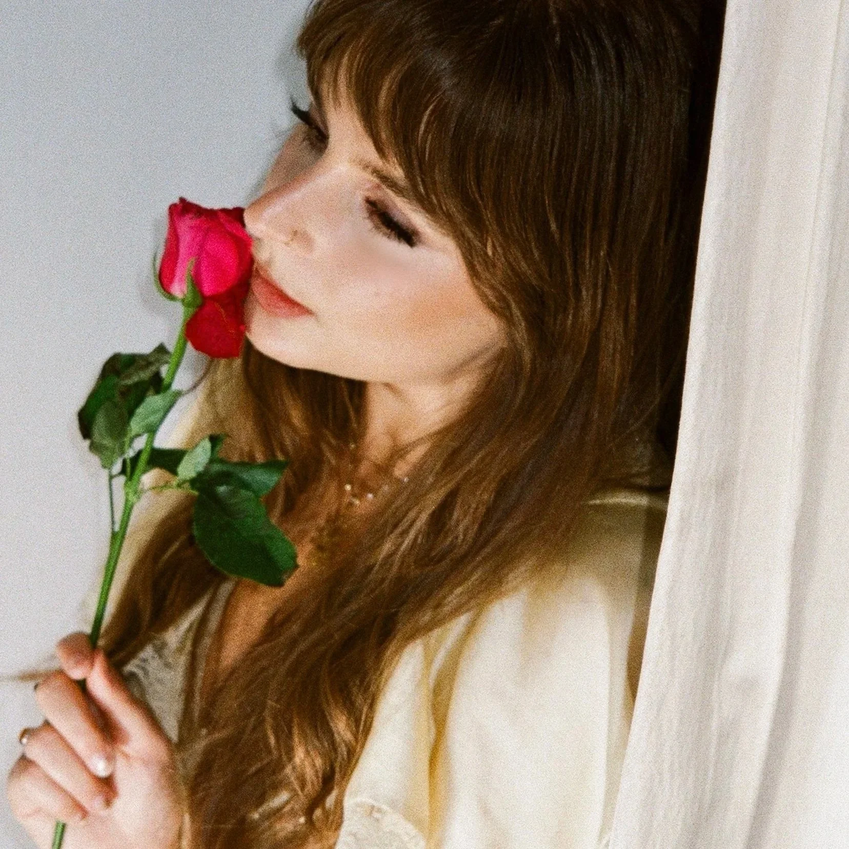 Alex Apolline Talks New Music, Growth, and Creative Process