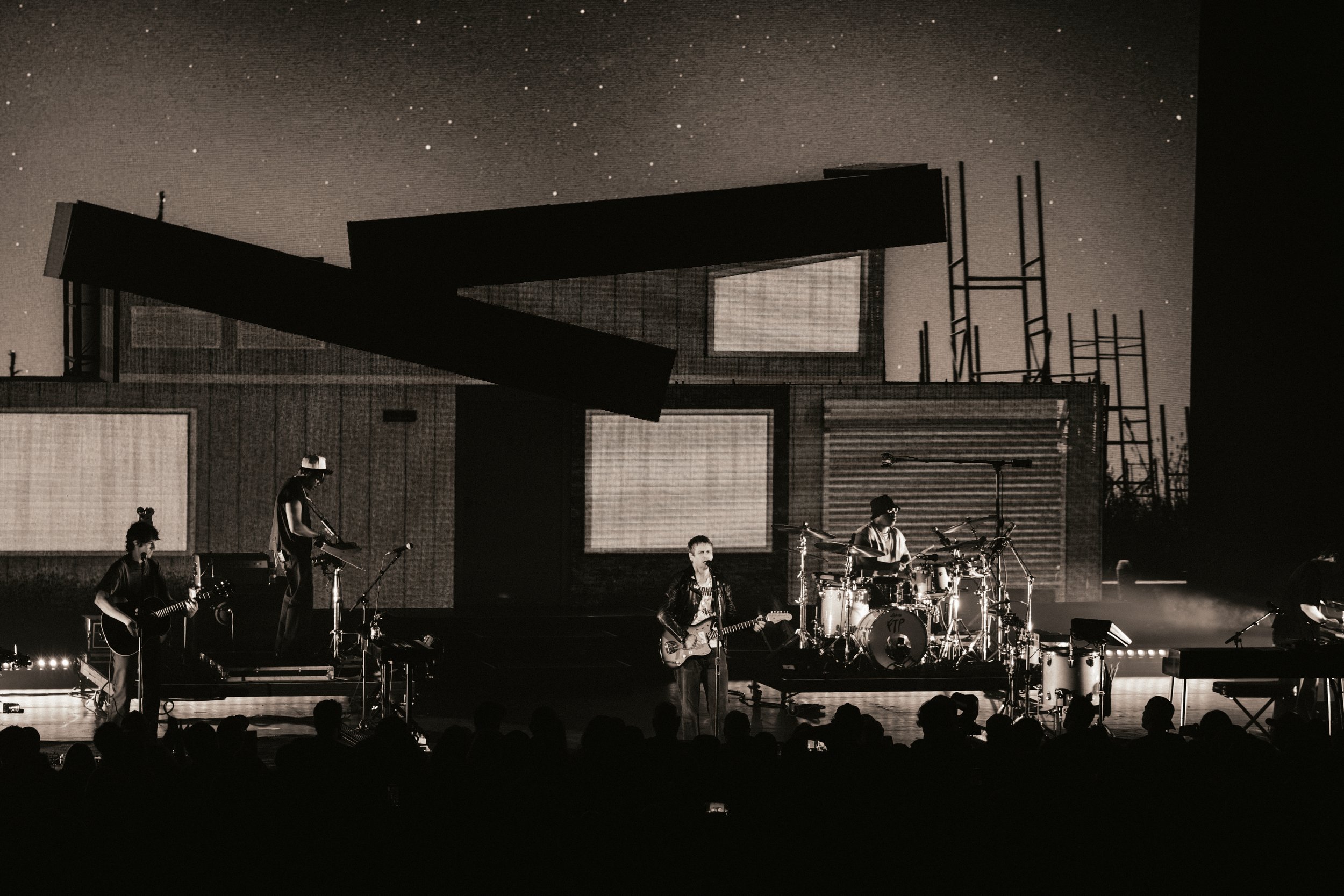 090926_FosterthePeople_Arizonafinancialtheatre7.jpg