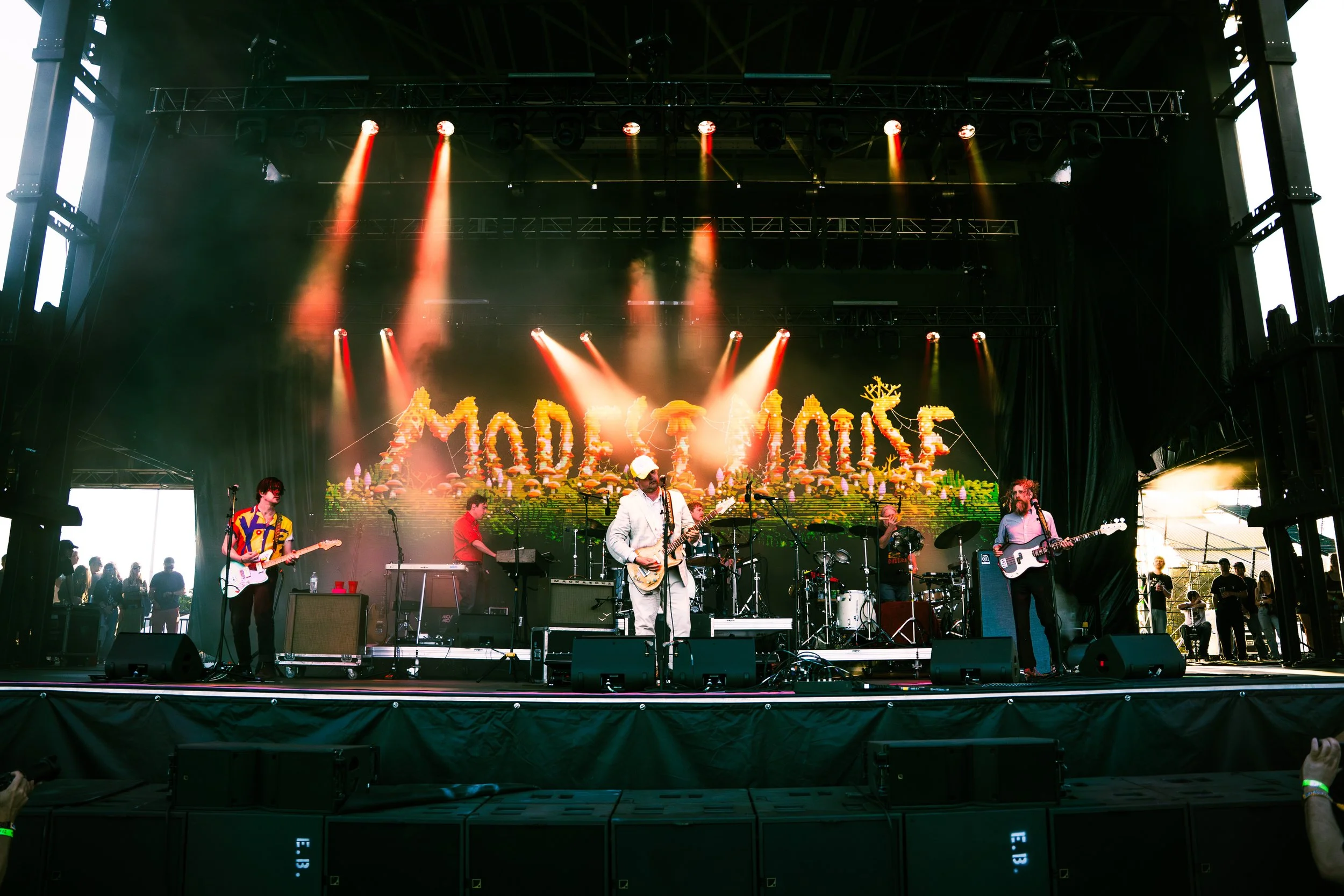 20260515_Modest Mouse_Regan Jones-3.jpg