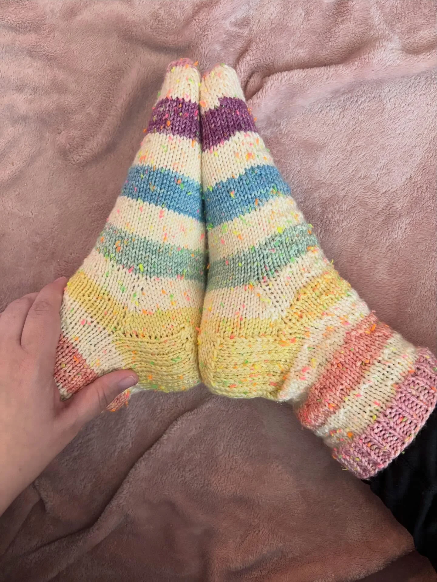I warned you these socks were about to become my whole personality. 

Seriously. I love them so much. I cannot stop looking at them. I want to have them on my feet all the time. Claire knocked it out of the park again. 

Sock Pattern: Calypso Socks b
