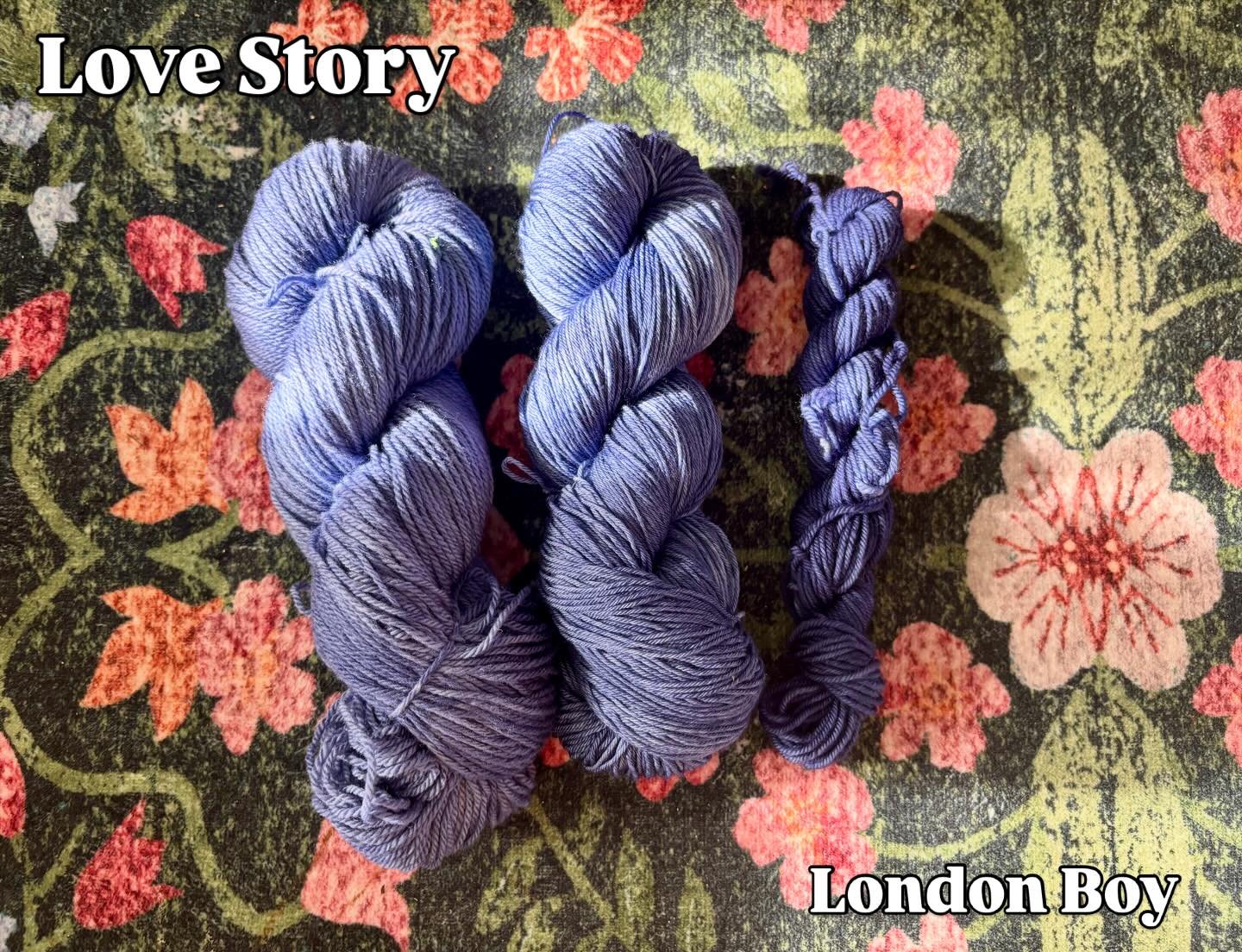 𝘠𝘰𝘶 𝘬𝘯𝘰𝘸 𝘐 𝘭𝘰𝘷𝘦 𝘢 𝘓𝘰𝘯𝘥𝘰𝘯 𝘣𝘰𝘺
𝘐 𝘦𝘯𝘫𝘰𝘺 𝘸𝘢𝘭𝘬𝘪𝘯𝘨 𝘊𝘢𝘮𝘥𝘦𝘯 𝘔𝘢𝘳𝘬𝘦𝘵 𝘪𝘯 𝘵𝘩𝘦 𝘢𝘧𝘵𝘦𝘳𝘯𝘰𝘰𝘯
𝘏𝘦 𝘭𝘪𝘬𝘦𝘴 𝘮𝘺 𝘈𝘮𝘦𝘳𝘪𝘤𝘢𝘯 𝘴𝘮𝘪𝘭𝘦
𝘓𝘪𝘬𝘦 𝘢 𝘤𝘩𝘪𝘭𝘥 𝘸𝘩𝘦𝘯 𝘰𝘶𝘳 𝘦𝘺𝘦𝘴 𝘮𝘦𝘦𝘵, 𝘥𝘢𝘳