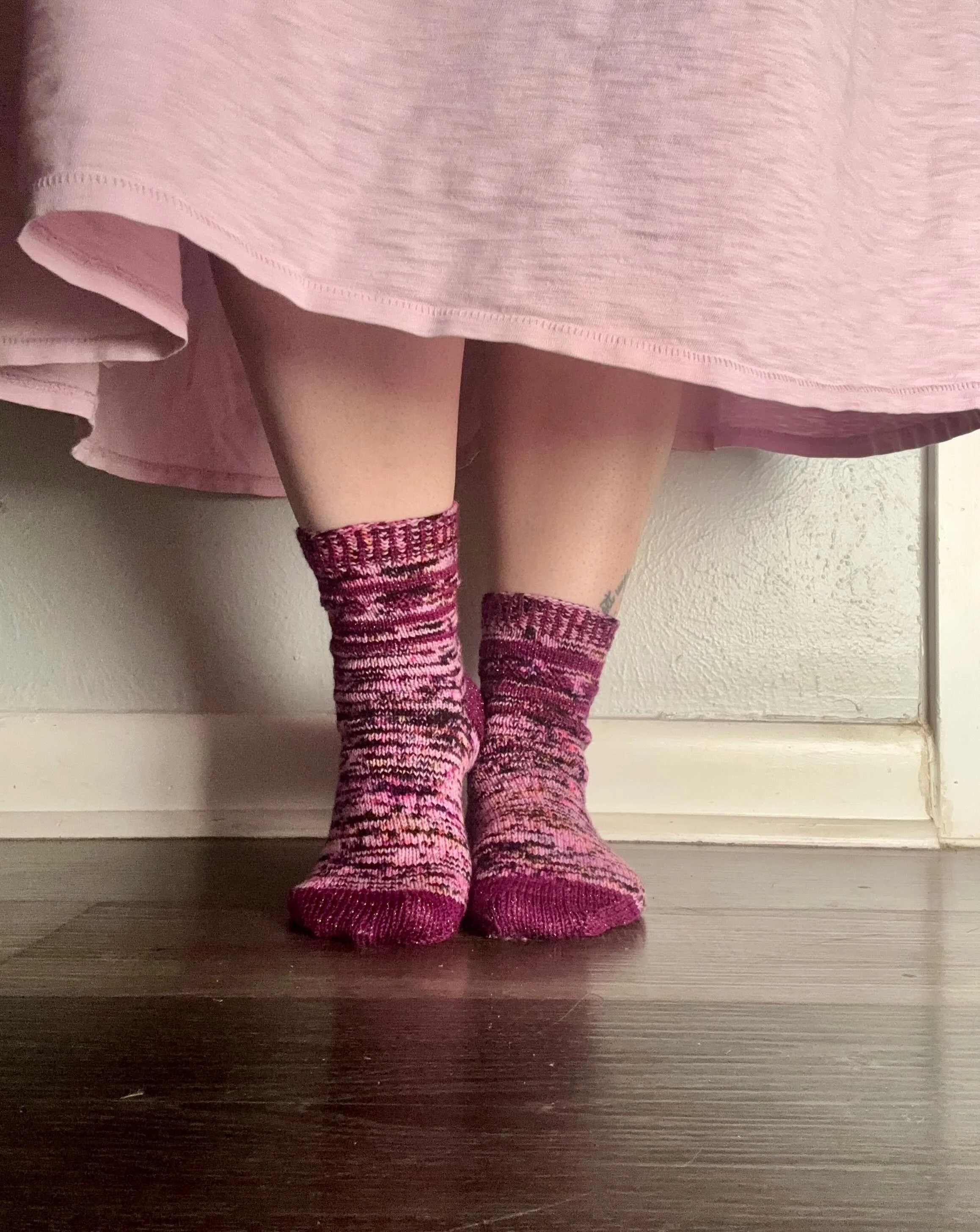 I know y&rsquo;all have been totally jealous of these socks since I got them done. Well, guess what!?!

You can get the pattern from @things.beth.makes today!!

They are called the Mythrise Socks, and they are amazing! I love the way the double gusse