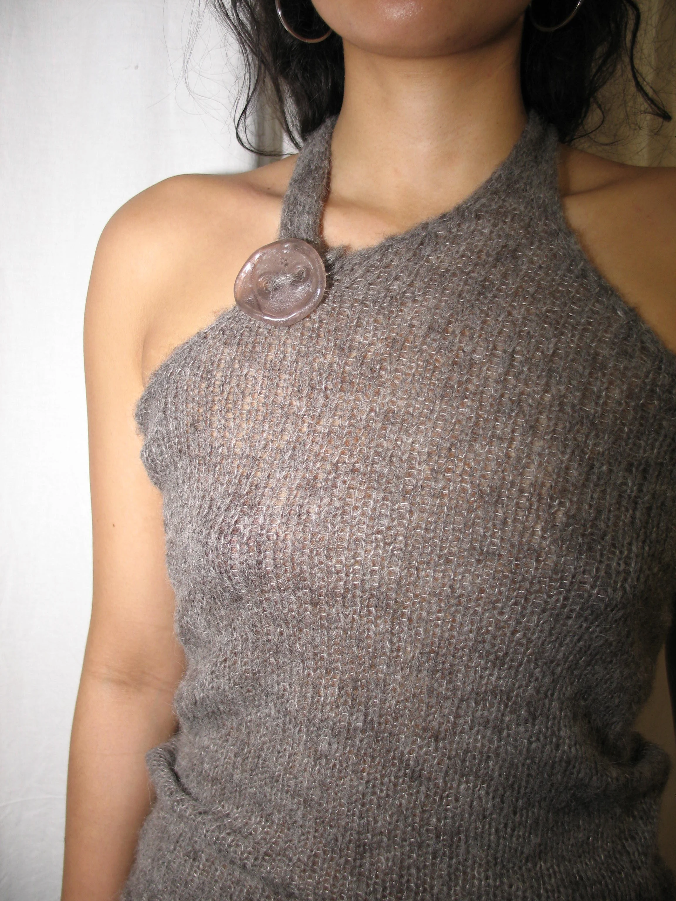 ASYMMETRIC HALTER KNIT