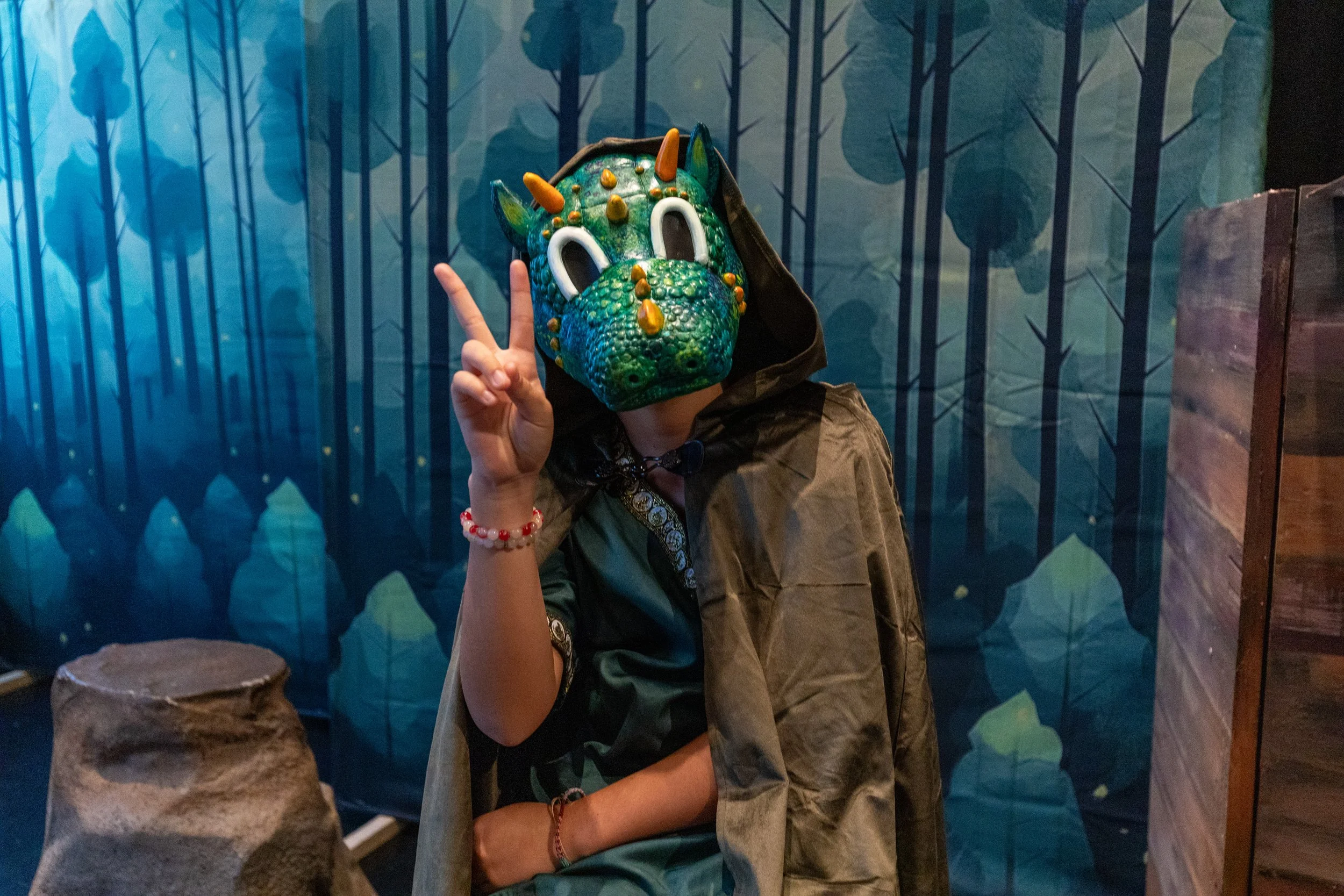 Very_Polite_Dragon-photos-2.jpg