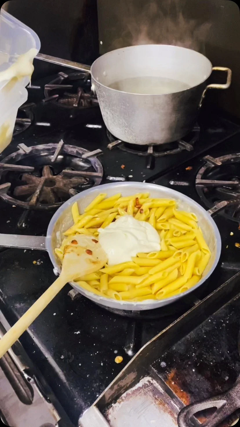What’s the best part about opening a restaurant?! The menu tasting of course!! π Featured is our signature creamy Mac and Cheese! π