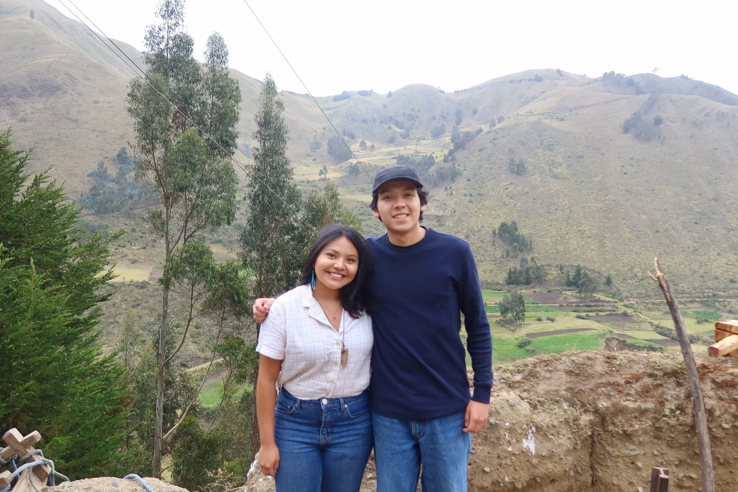 Day #6: The Last Day in the Community ⛰️

We wrapped up our last day in the community with some final water samples and a meeting with all 3 sectors! Thank you to everyone in the community for welcoming us and working with us this last week ❤️. Elena