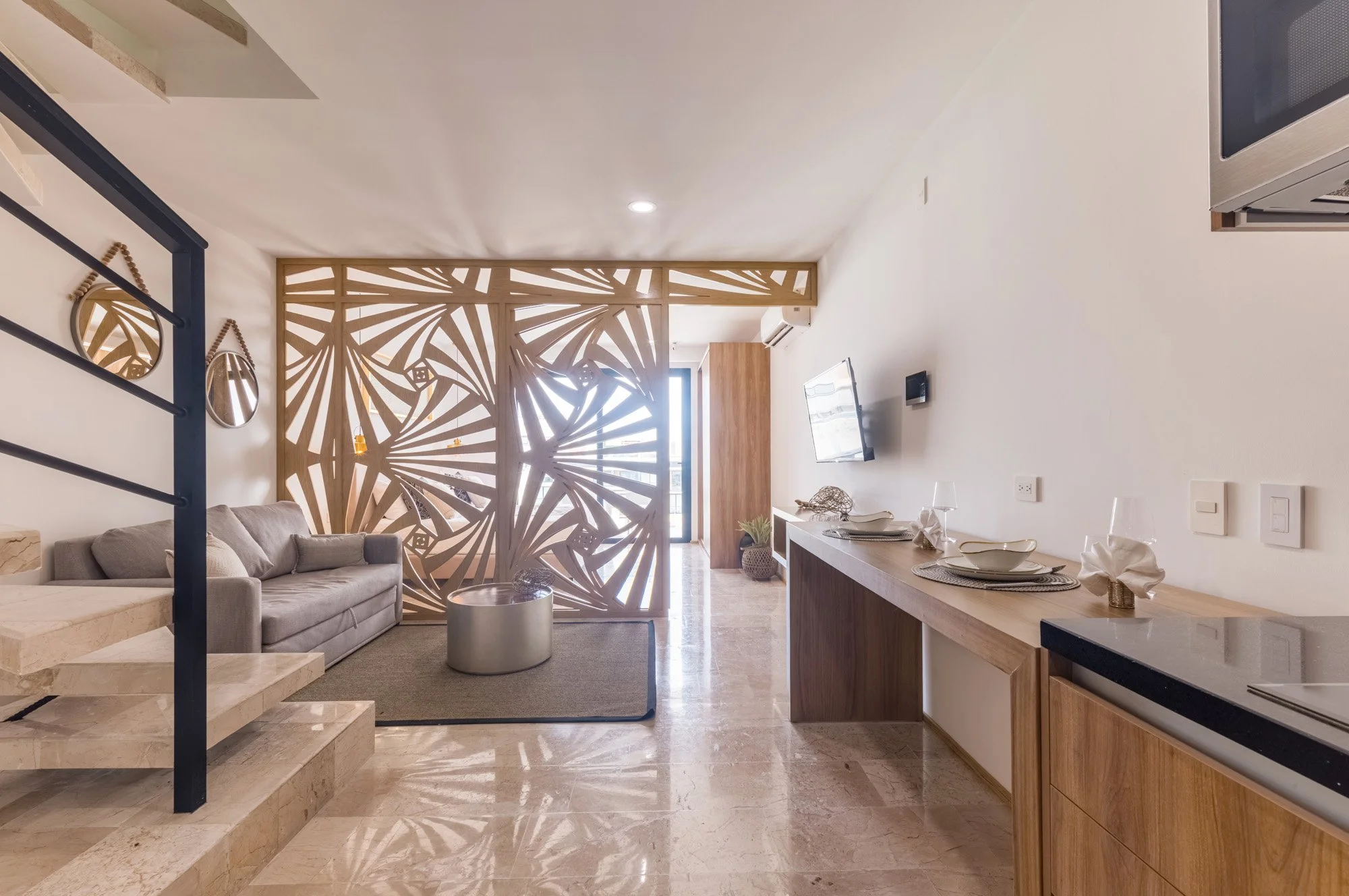 Menesse- Cocobeach_0001.jpg