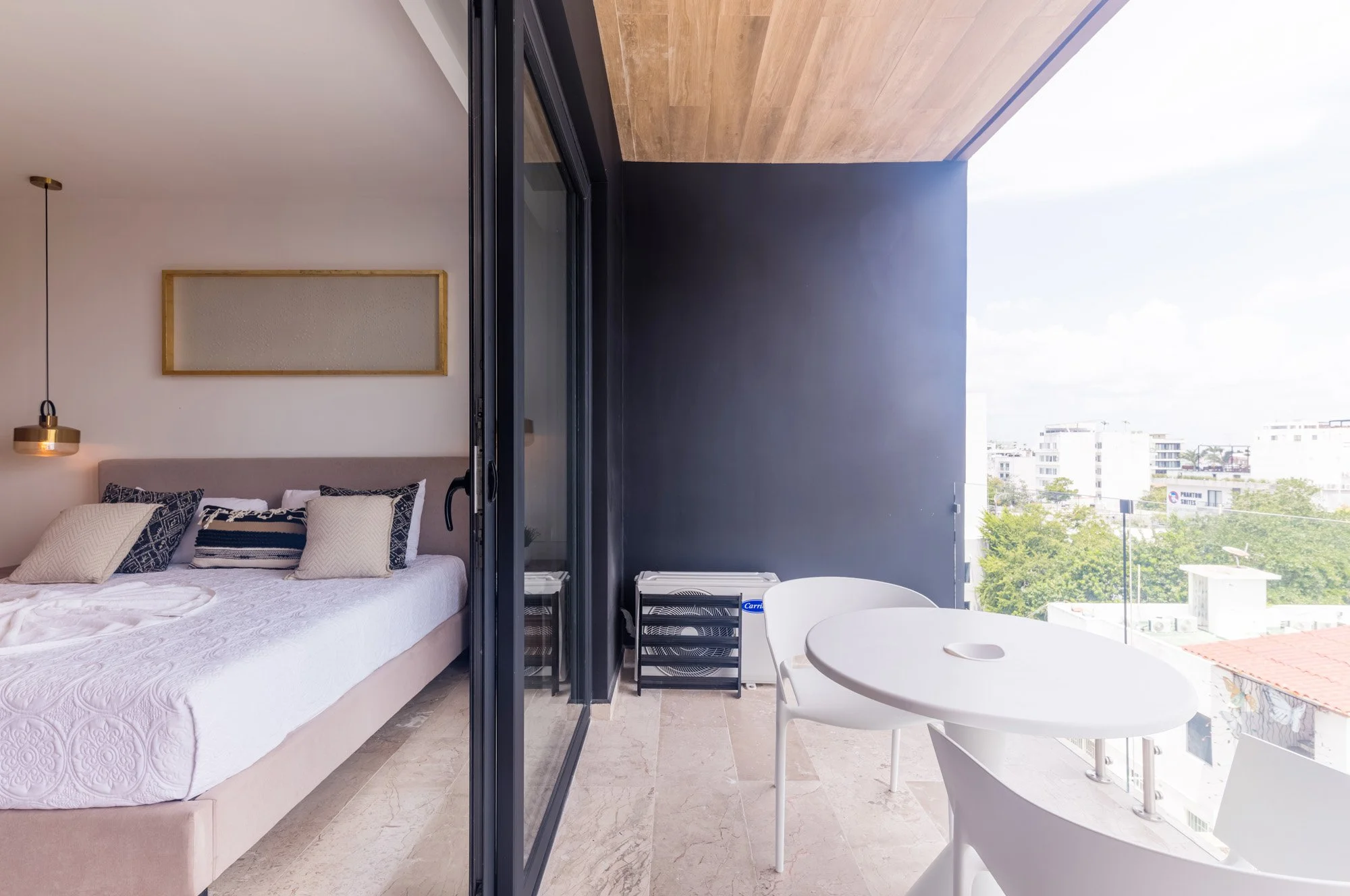 Menesse- Cocobeach_0005.jpg