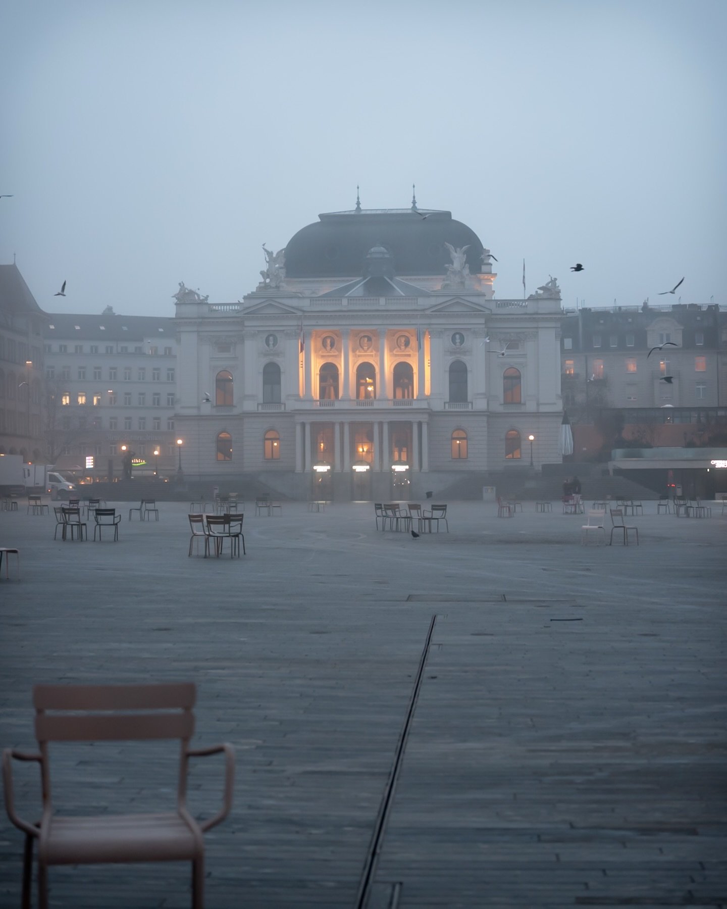 2026.01.17 - The Mysterious Operahaus
&hellip;
Place: Z&uuml;rich Opera House, Z&uuml;rich, Switzerland 
Camera: Leica Q3 43
Edits: Lightroom CC
&hellip;
Taken during the @philpenman MasterClass organized by @leica_camera_schweiz | @andreas.dibbern.
