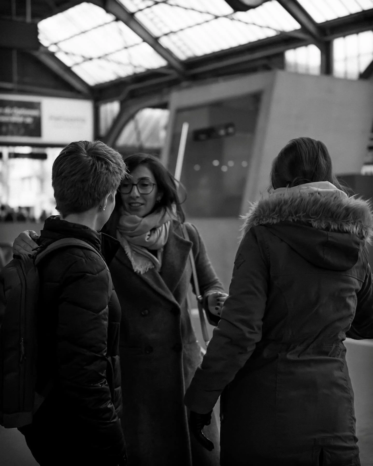 2026.01.17 - Reunion
&hellip;
Place: Hauptbahnhof Z&uuml;rich, Z&uuml;rich, Switzerland 
Camera: Leica Q3 43
Edits: Lightroom CC
&hellip;
Taken during the @philpenman MasterClass organized by @leica_camera_schweiz | @andreas.dibbern.
&hellip;.
Copyri