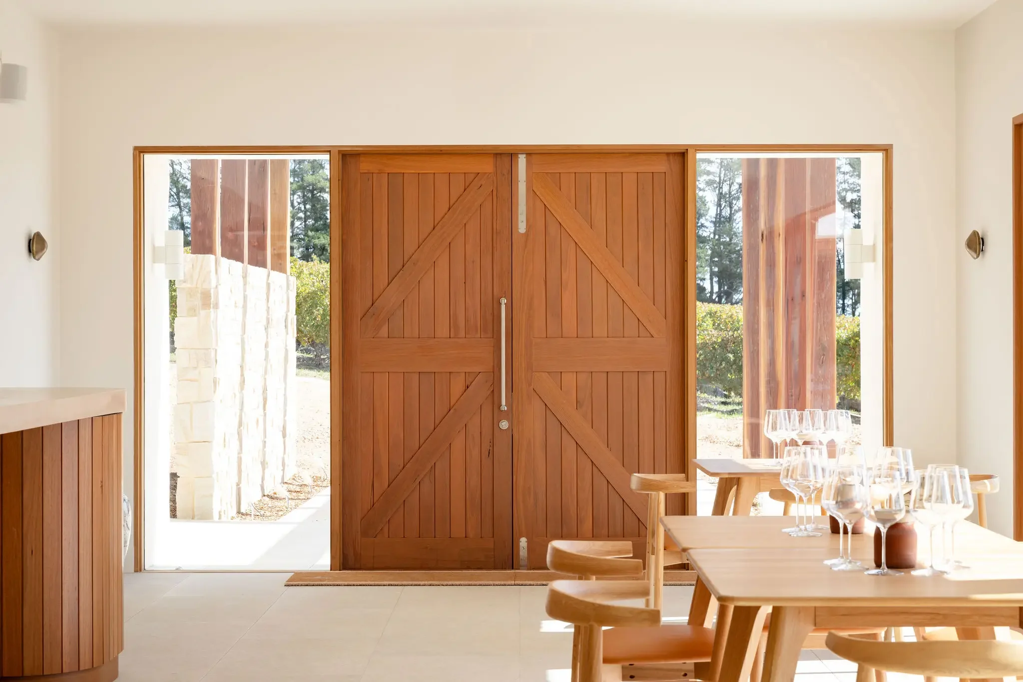 CanobolasWines-CellarDoor-May-MoniqueLovickPhotography-2025-34.webp