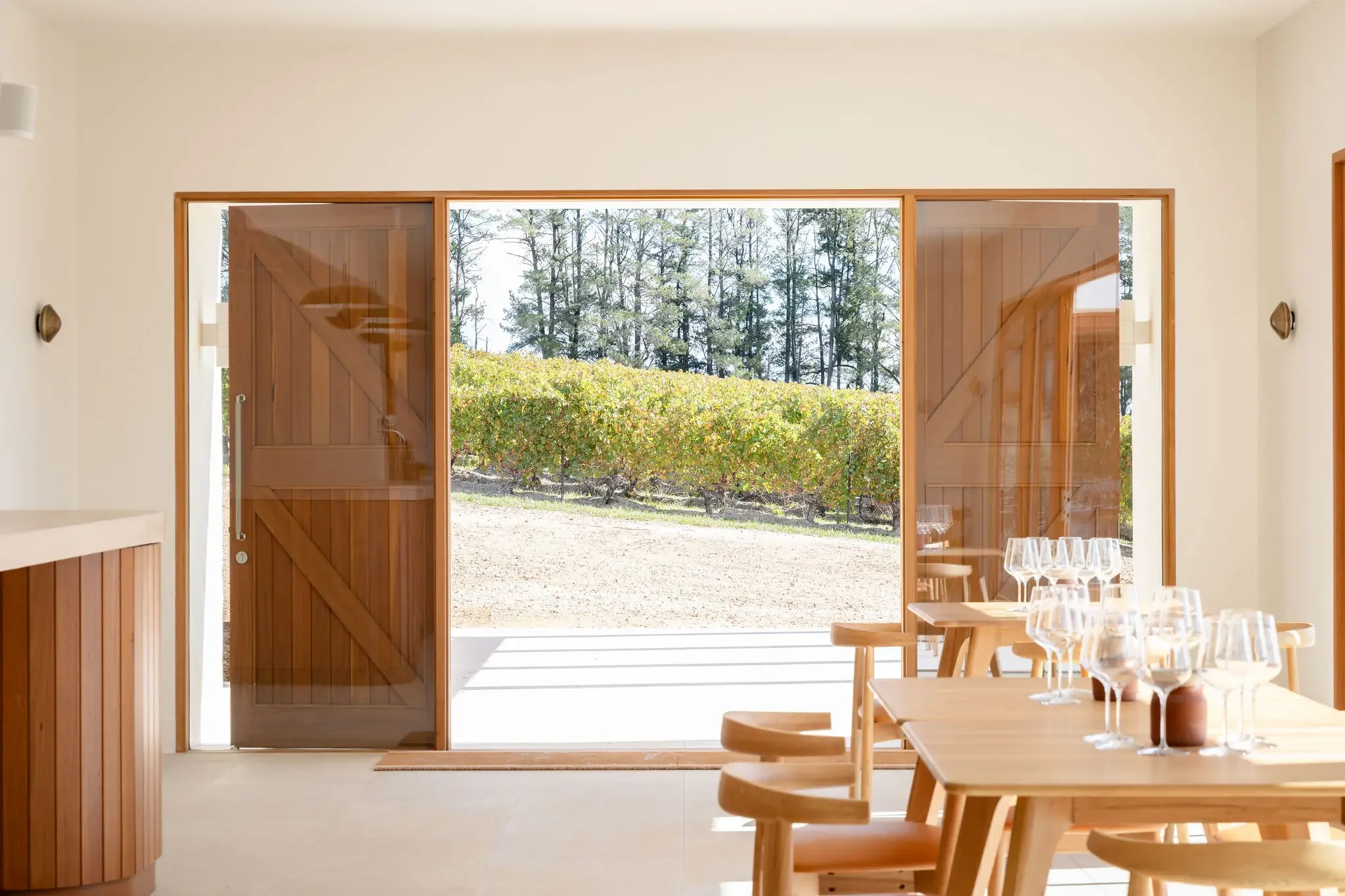 CanobolasWines-CellarDoor-May-MoniqueLovickPhotography-2025-35.webp