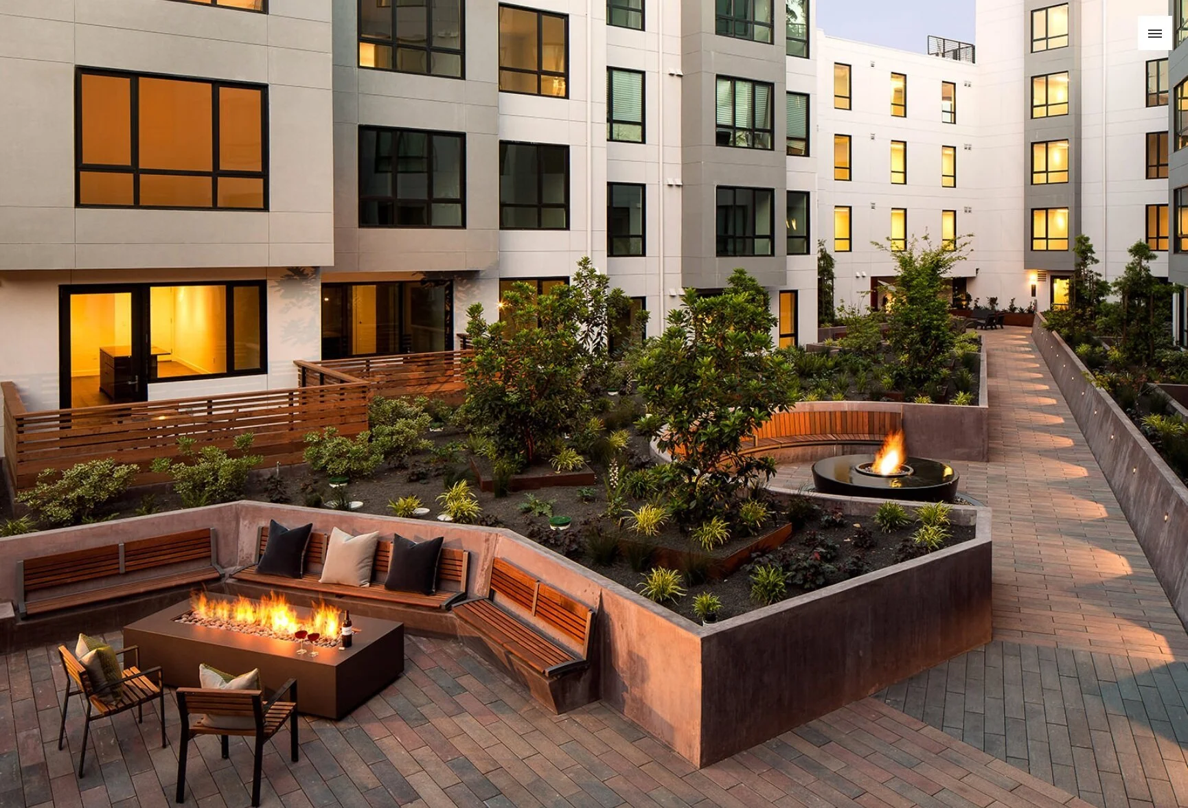 Knox_Courtyard_2.jpg