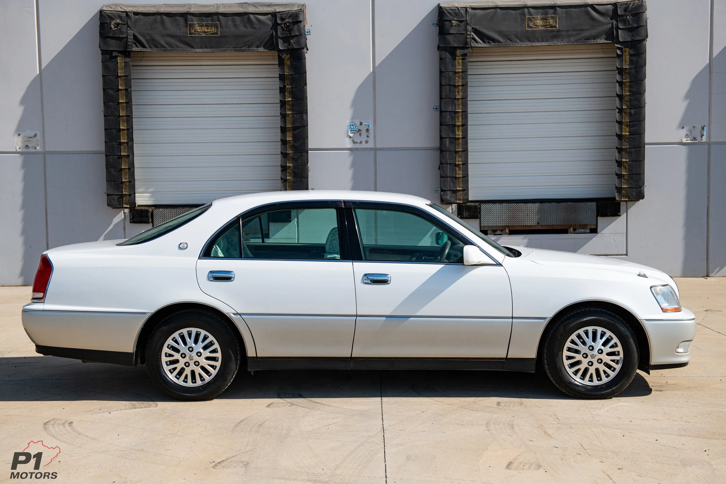 2000 Toyota Crown Majesta JZS177 JDM luxury sedan | Imported Japanese classic by P1 Motors