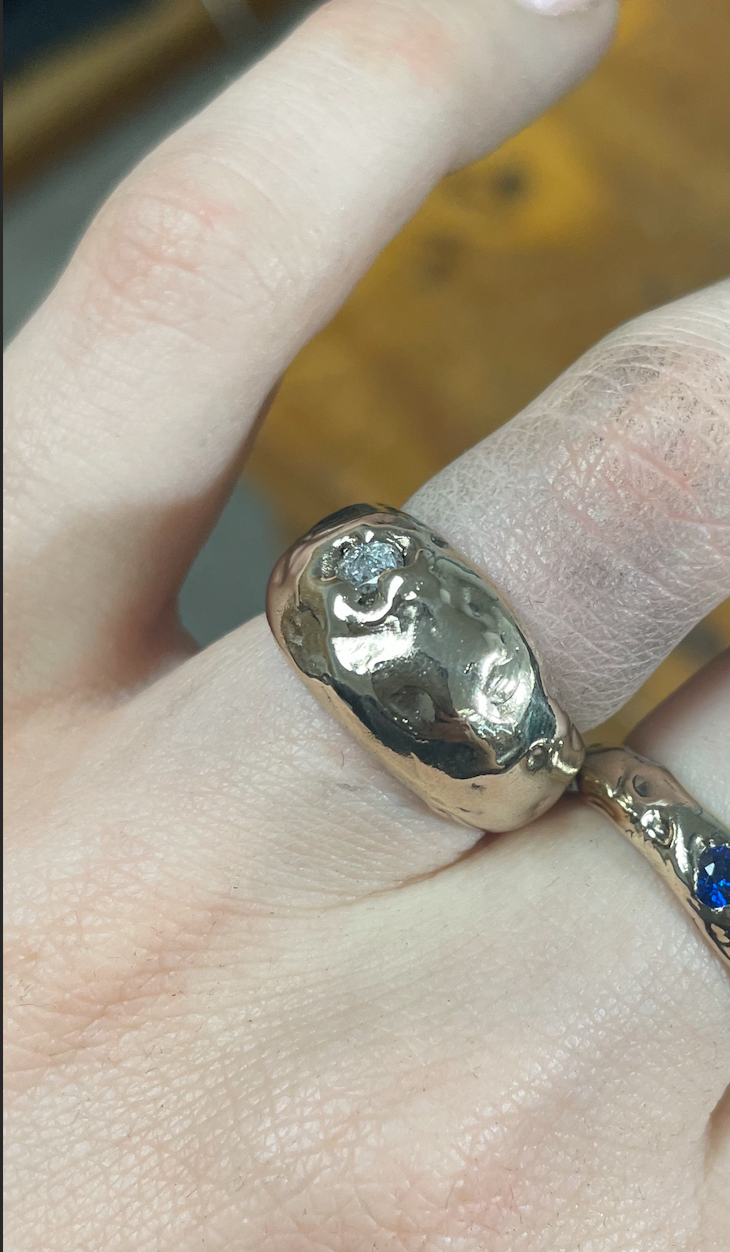 001 /  Ring