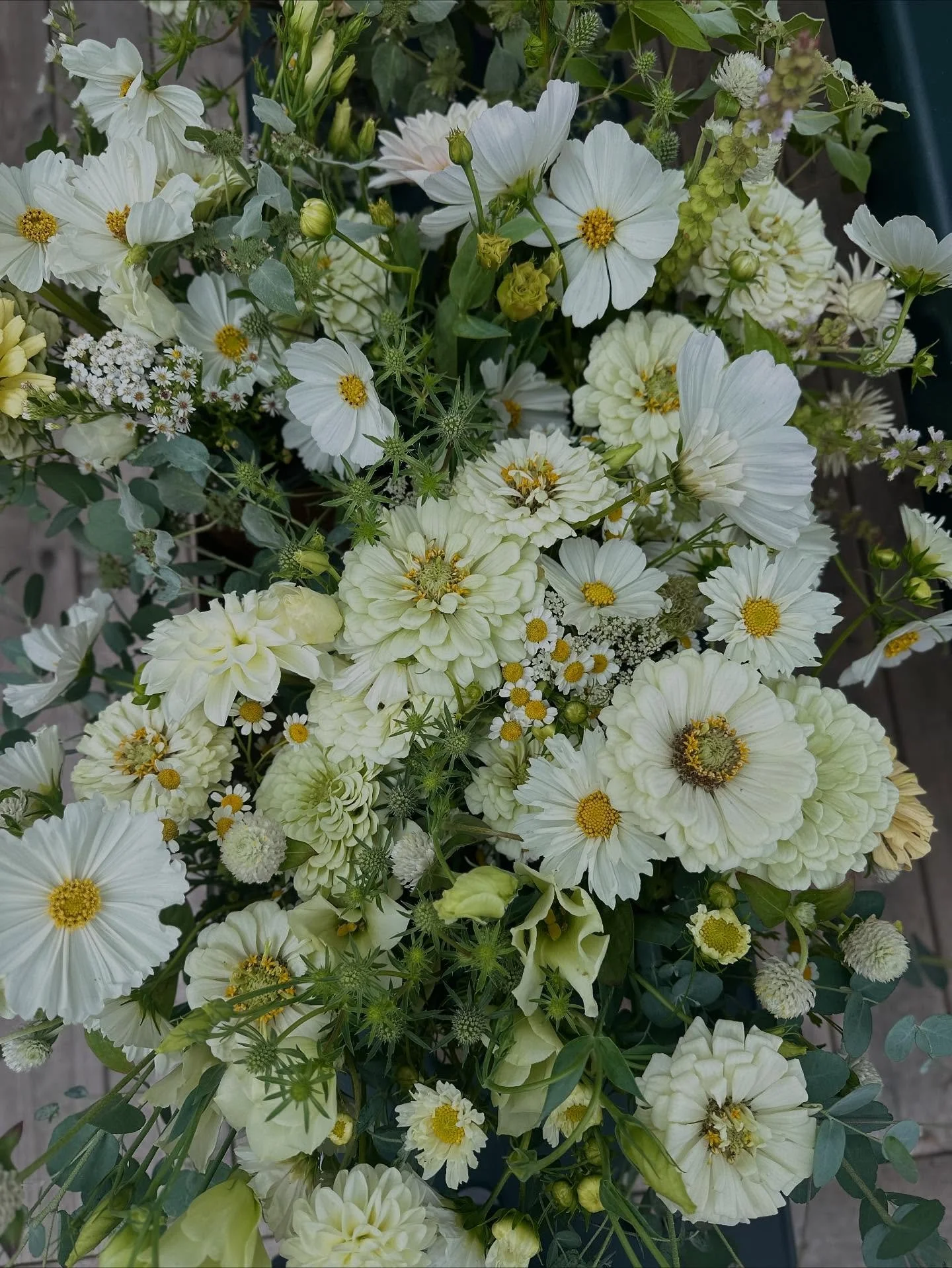 Had a beautiful final summer weekend and made these sweet arrangements for a Rosh Hashanah celebration. So grateful for the cooling nights and turning leaves 🍂