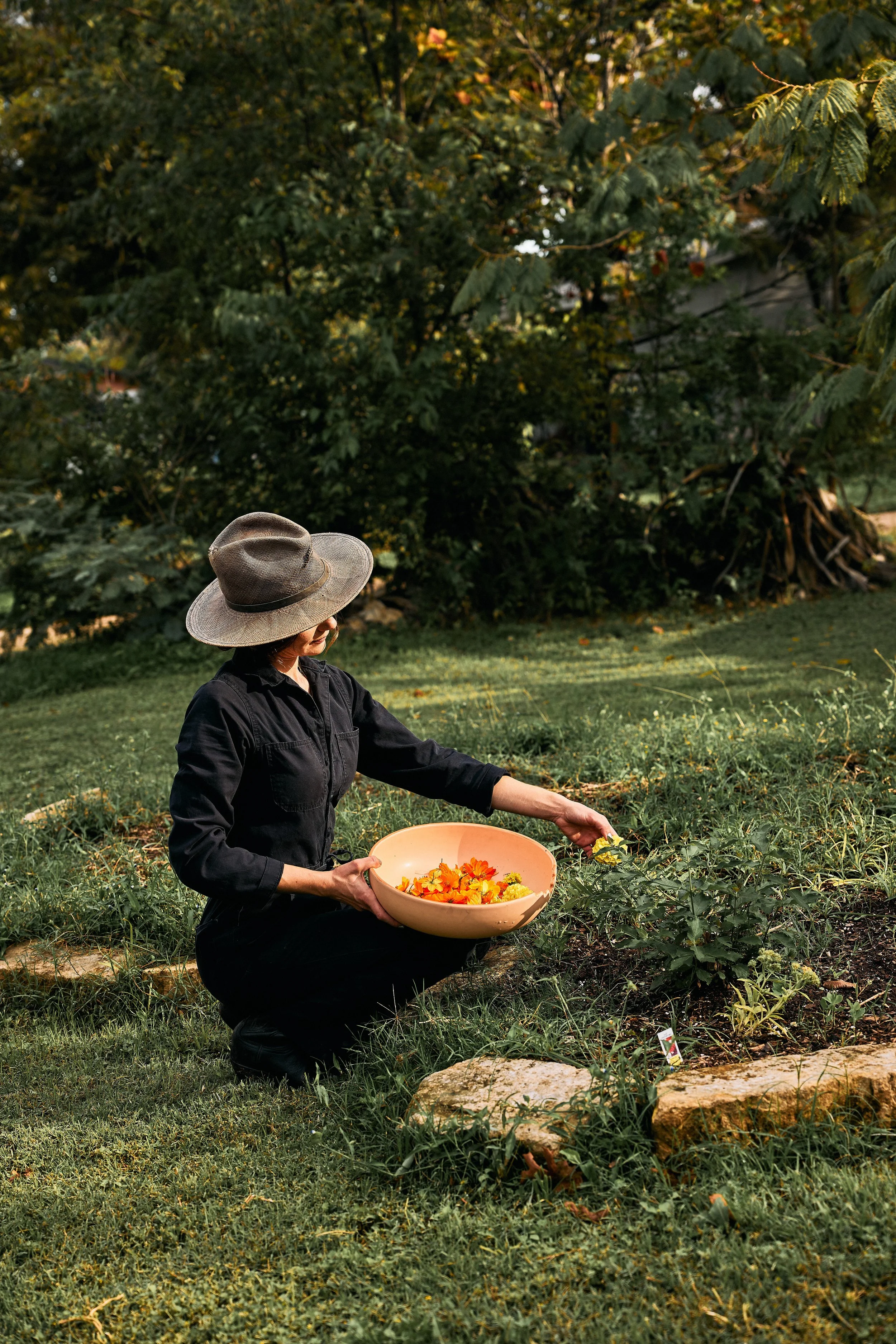 Aimee Nelson gathering ingredients for her organic dye. Image by Austin-based portrait photographer, Mackenzie Smith.