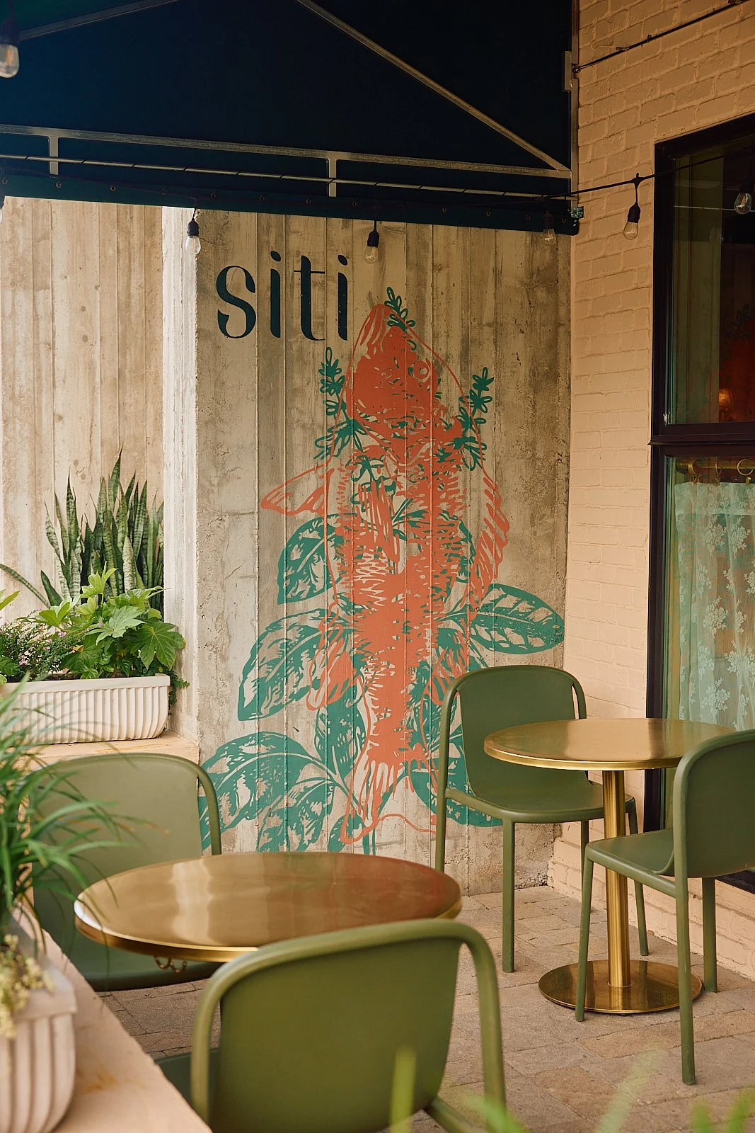 Outdoor seating at Siti in Austin, Texas. Image by Austin-based restaurant photographer, Mackenzie Smith.