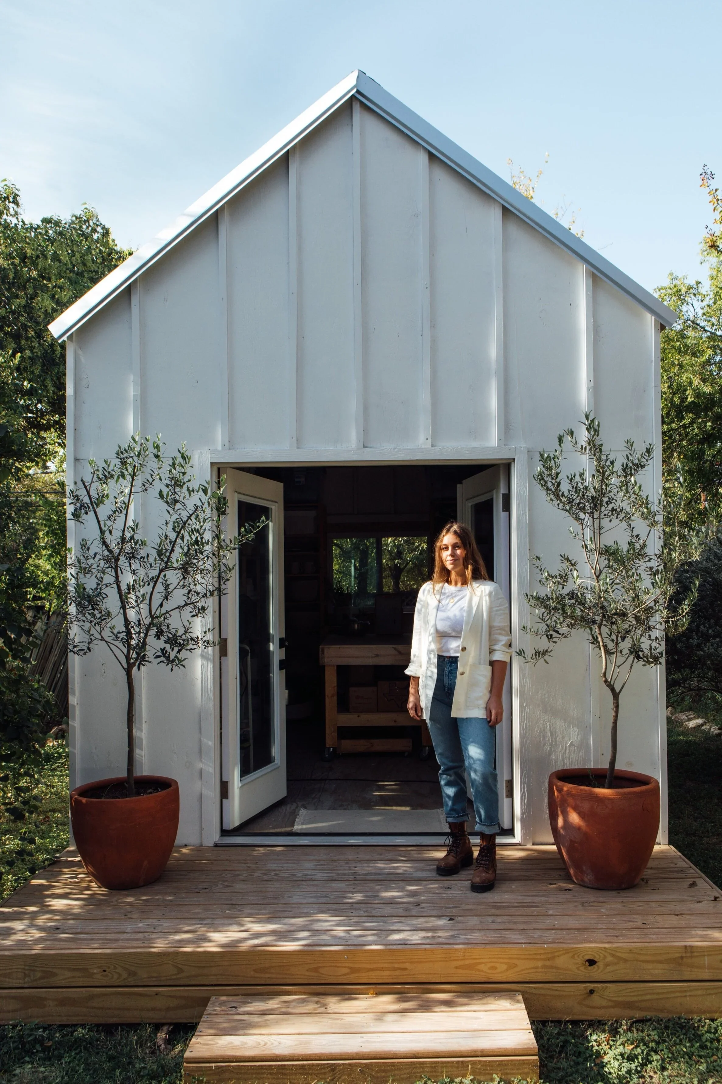 Megan Liehburger, founder of Maya Blu Ceramics, 2020. Image by Austin-based portrait photographer, Mackenzie Smith.