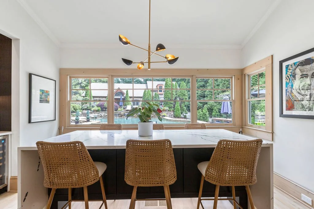 BreakfastNook_01.jpg