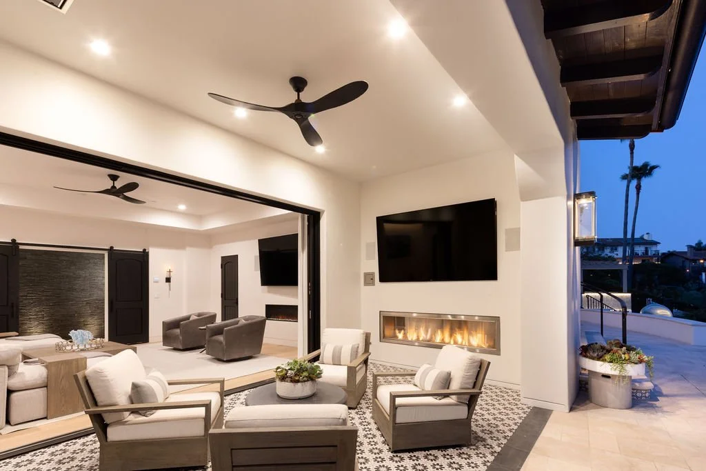 Exterior_TV-Area_1196.jpg