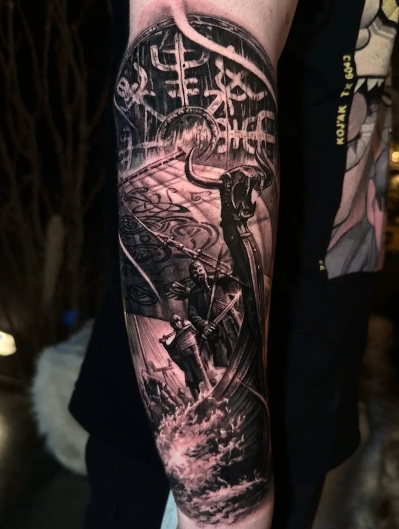 Viking ship by @yokatattoo 🔥
Allan is looking to do more Nordic theme tattoos - for all bookings/enquiries please contact @yokatattoo directly!

📍Ravens Hollow Tattoo - Hawthorn, Melbourne 

#melbourne #hawthornmelbourne #melbournetattoo #melbourne