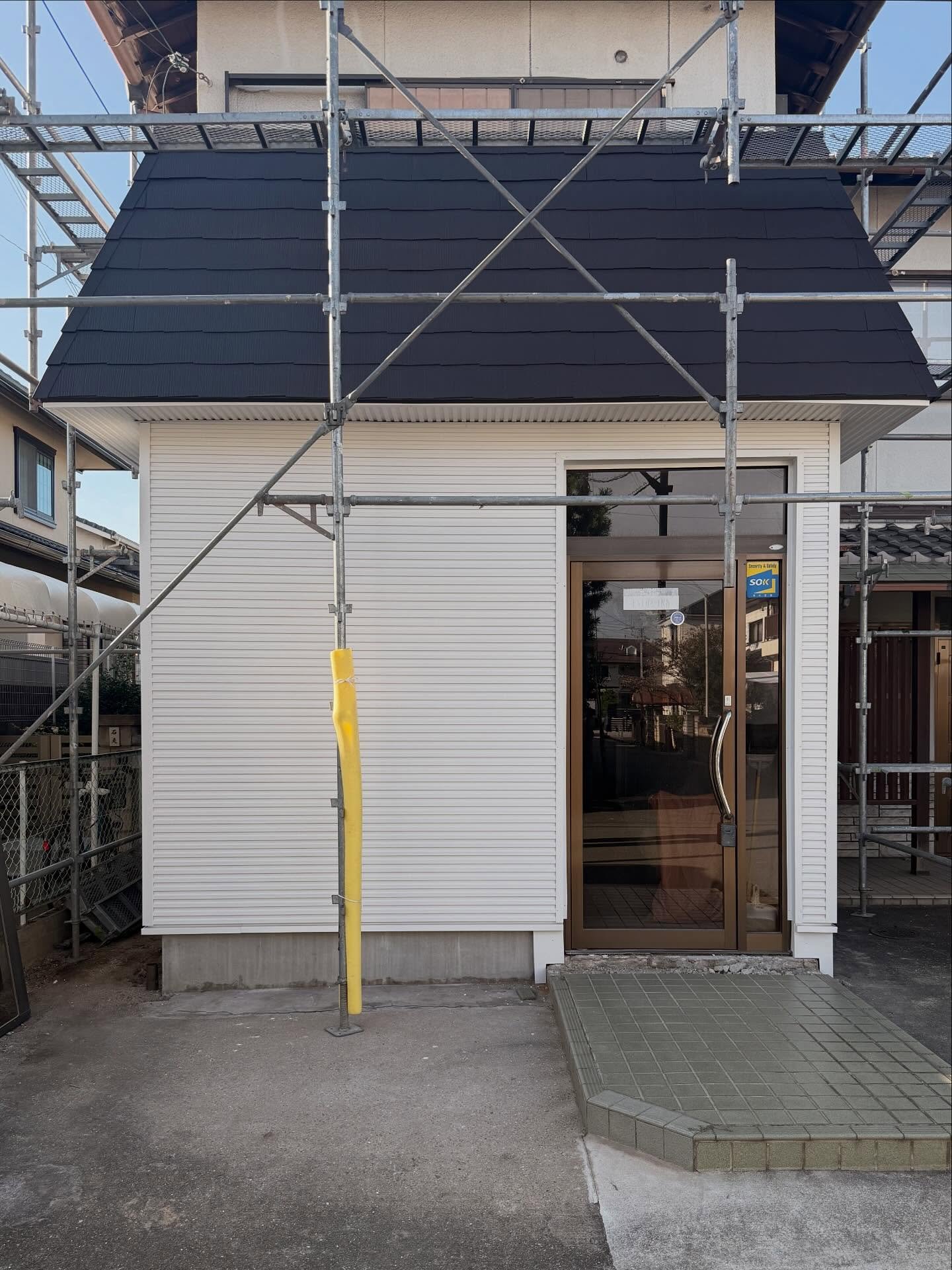 ガルスパン横葺き💯綺麗に仕上がりました🤩
#建築板金#屋根#外壁#雨漏り#ガルバリウム鋼板#立平葺き#カバー工法#サイディング#波板#雨樋#加古川#高砂#明石#姫路#兵庫#職人#スタッフ#募集中