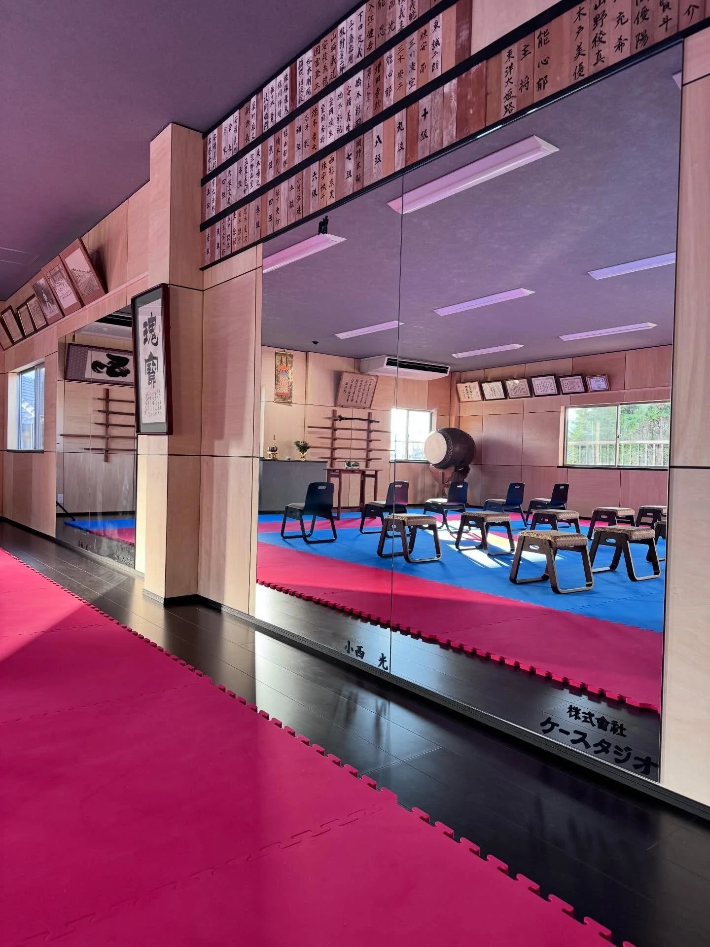 以前施工した空手道場🥋

✔ 道場
✔ トレーニングスペース
✔ 練習場

用途に合わせて
一からつくります。

ご相談はDMまで📩

#空間づくり
#内装デザイン
#施工事例
#建築デザイン
#リフォーム