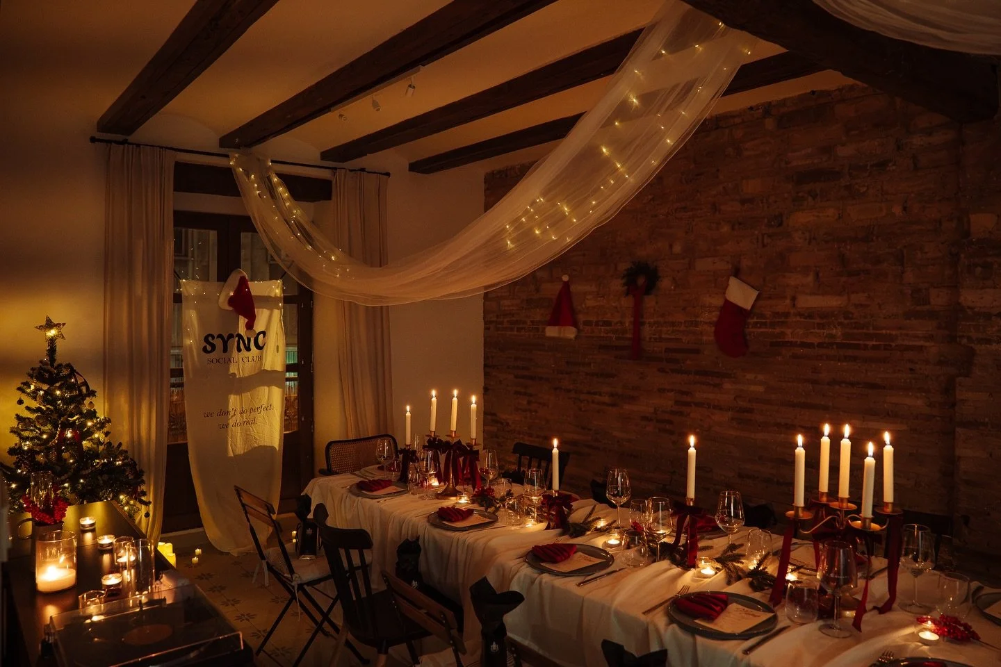 Merry Christmas from Sync Social Club🎄🎅🏽

No better time to post about your Christmas dinner than now☺️

It was such an incredible night, filled with joy and good memories!!

Huge thank you to @coolinaryexperience for cooking for us and making sur