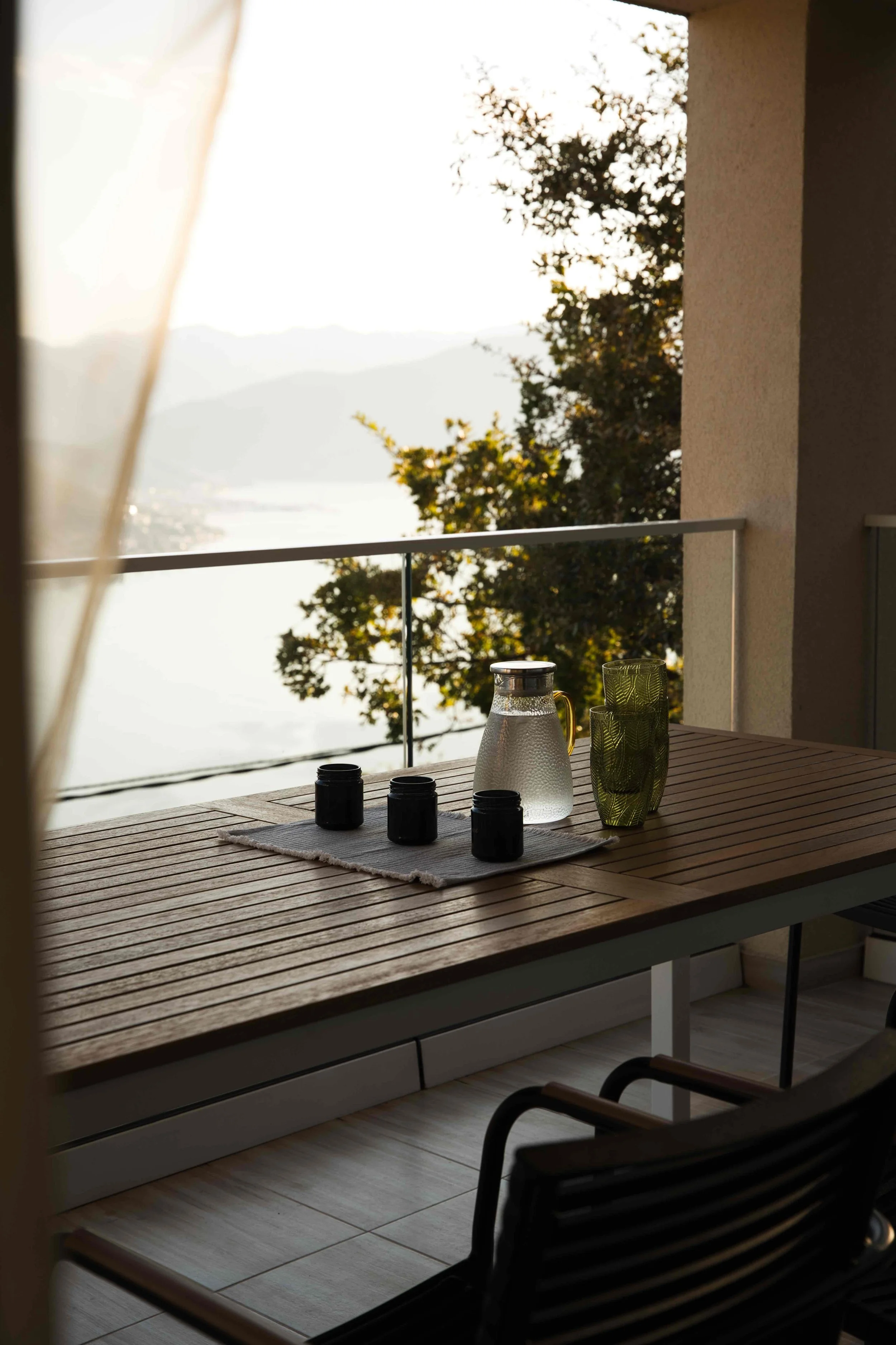 25 BALCONEY LIV2.jpeg