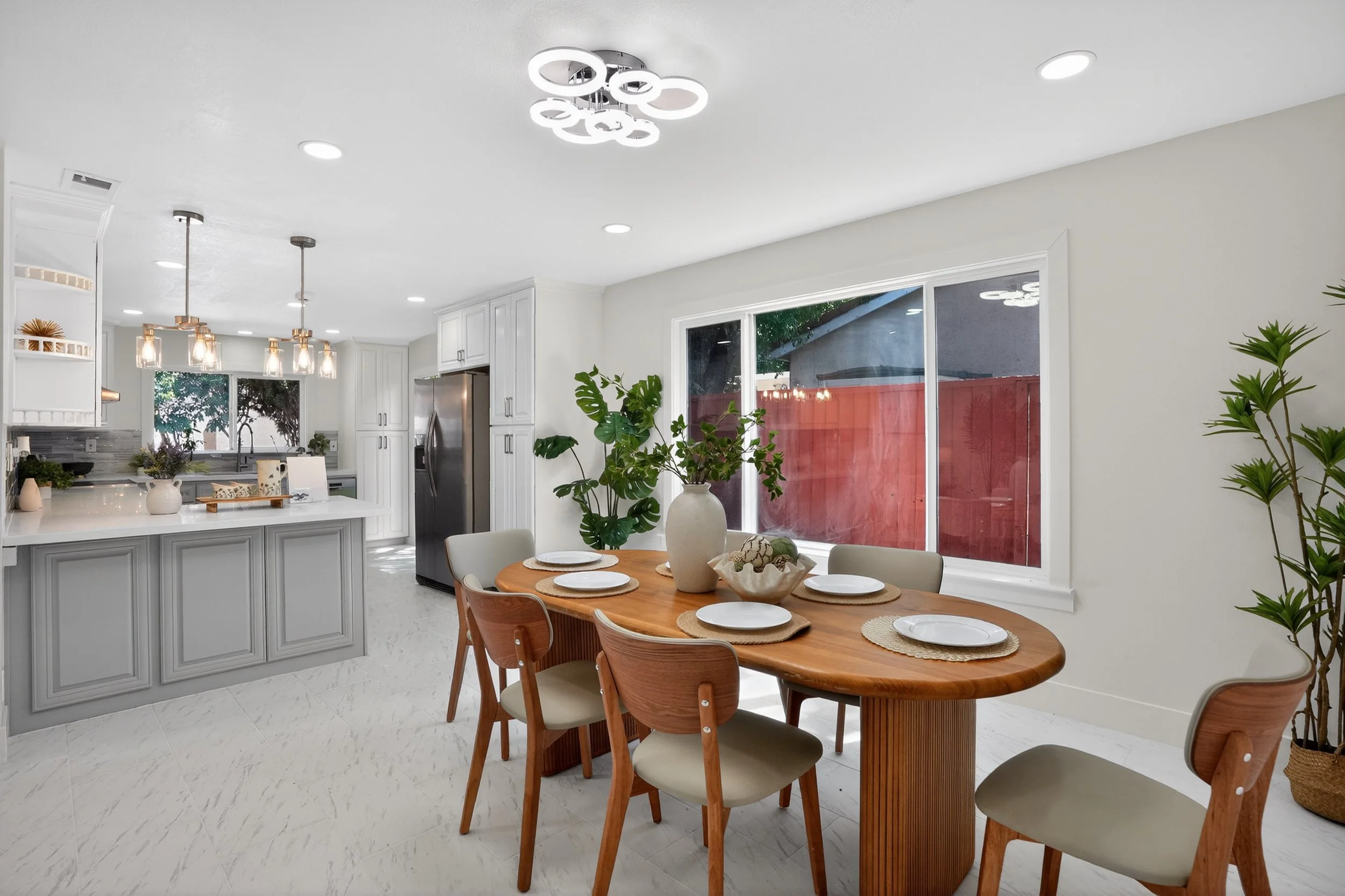 20_1718_Cheney_Dr-Dining_room-3825.jpg