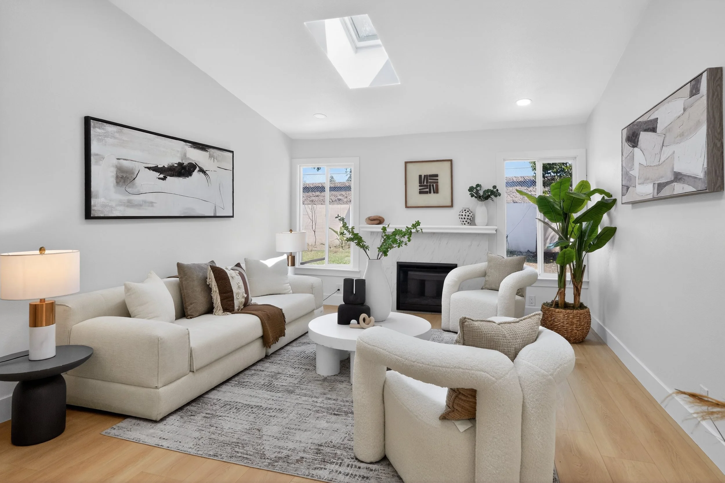 11_1718_Cheney_Dr-Living_room-3822.jpg