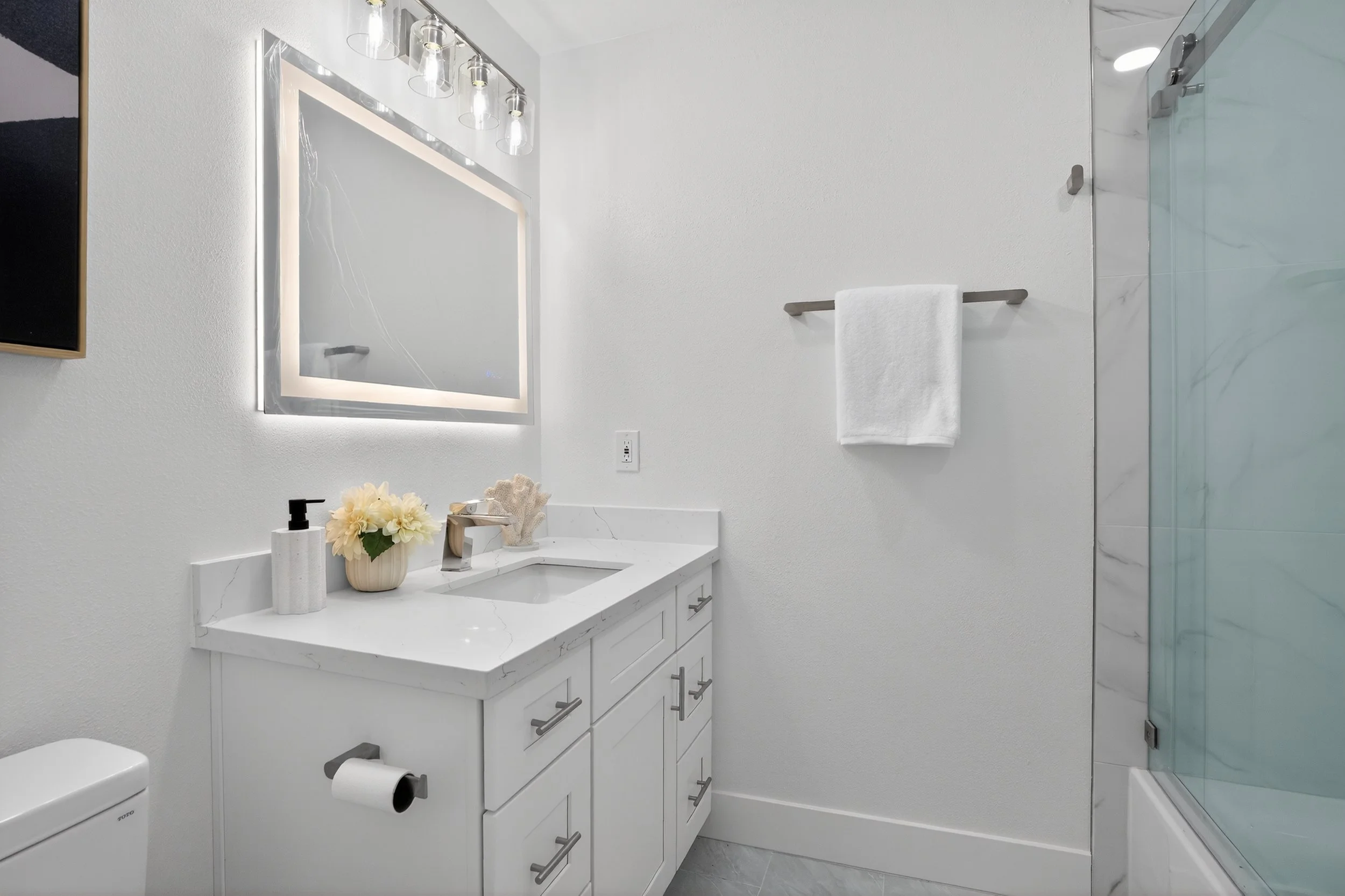 28_1718_Cheney_Dr-Bathroom-3839.jpg