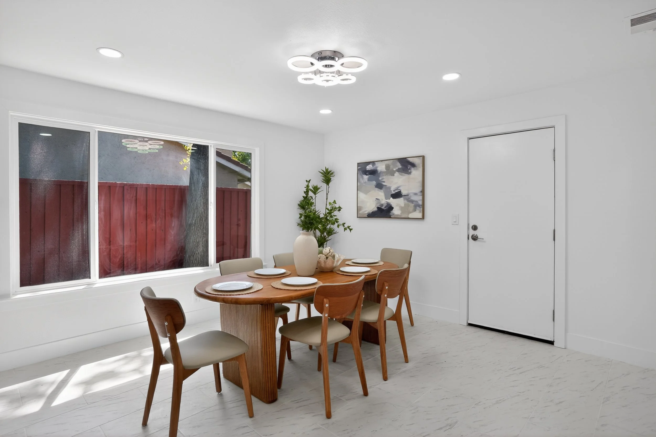 18_1718_Cheney_Dr-Dining_room-3824.jpg