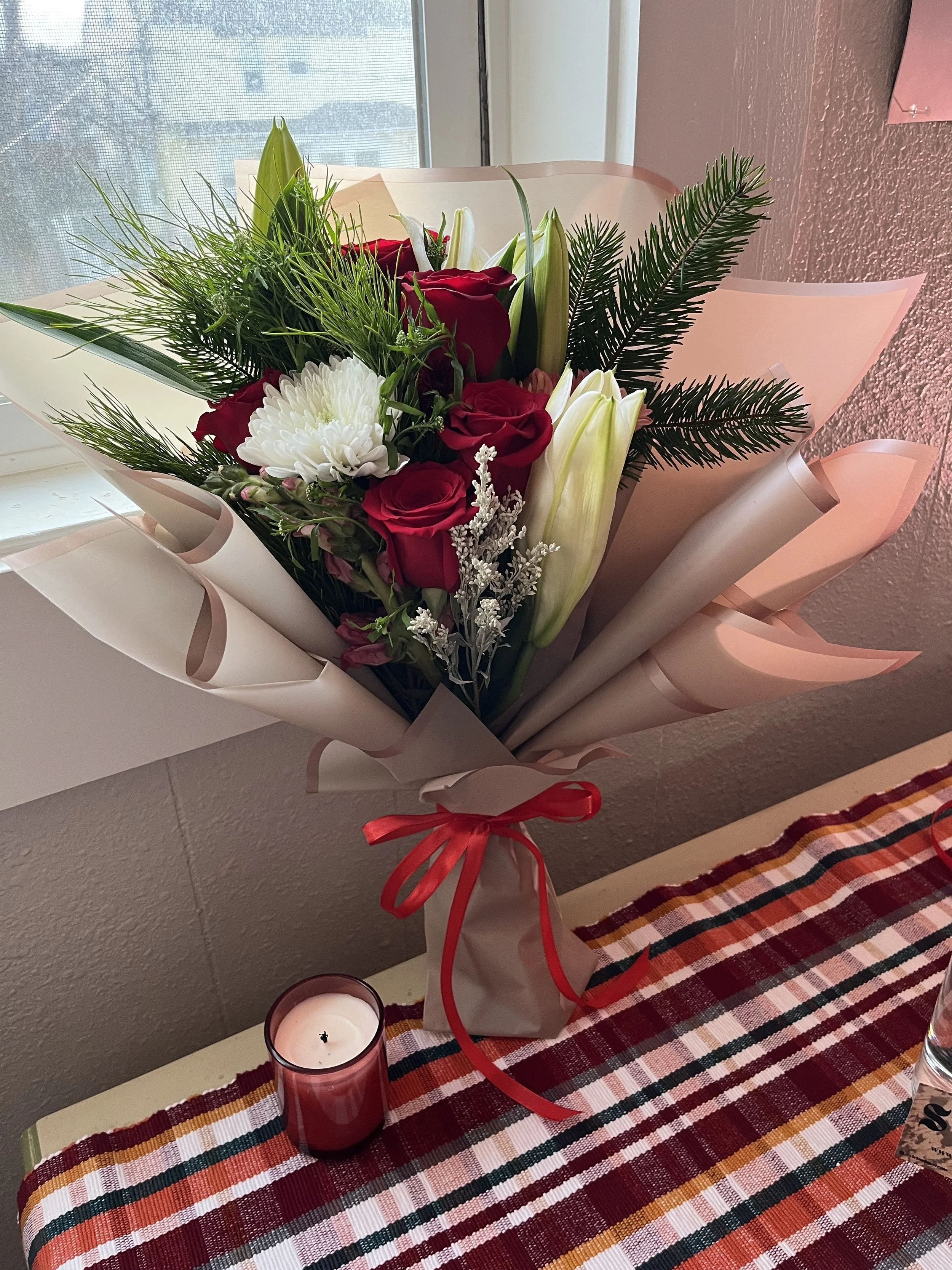 xmasbqt with background.jpeg