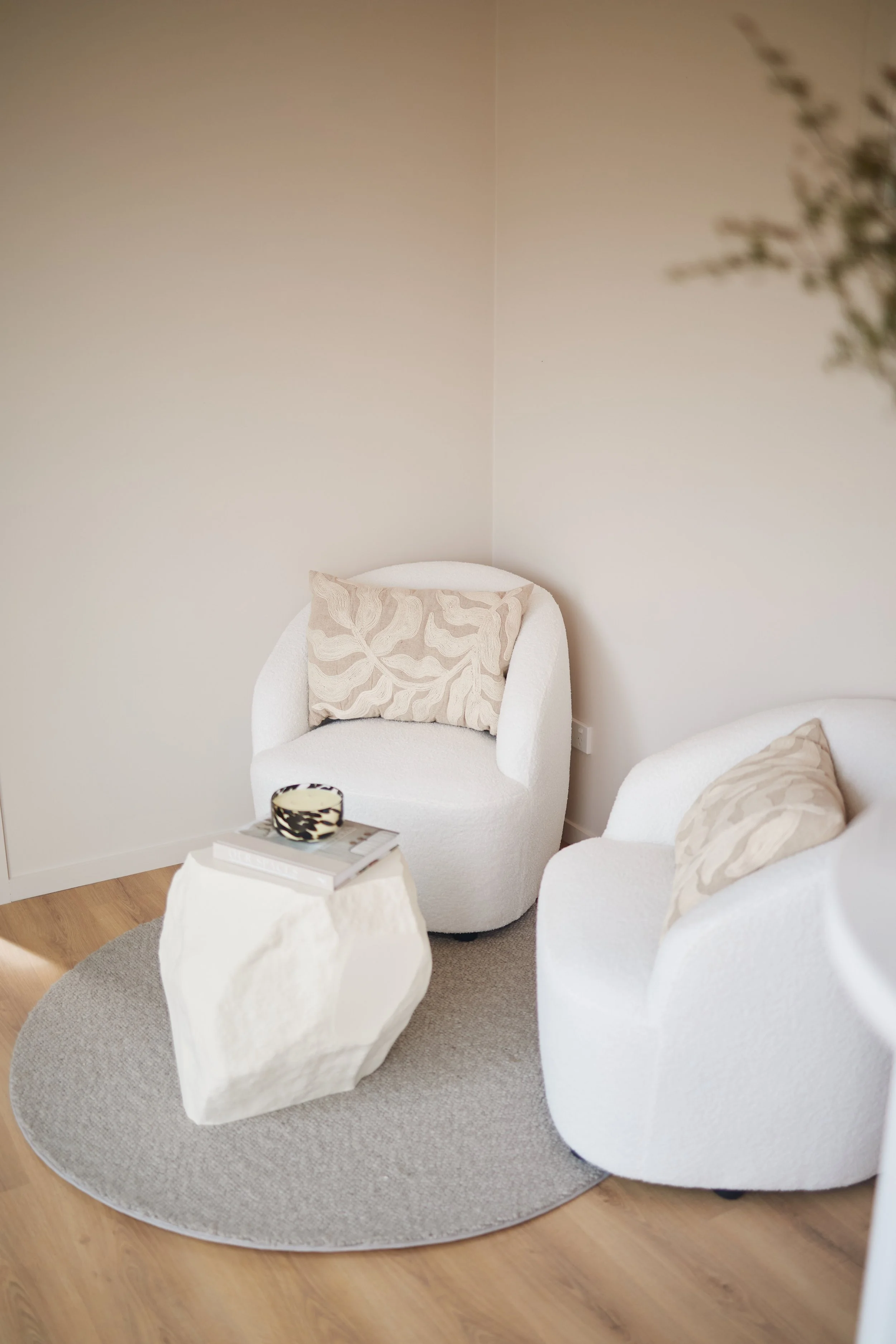 THEREFINEROOM 10.jpg