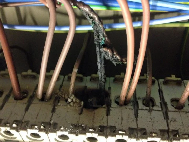 6 Key Signs of Faulty Electrical Wiring and How to Resolve the Issue