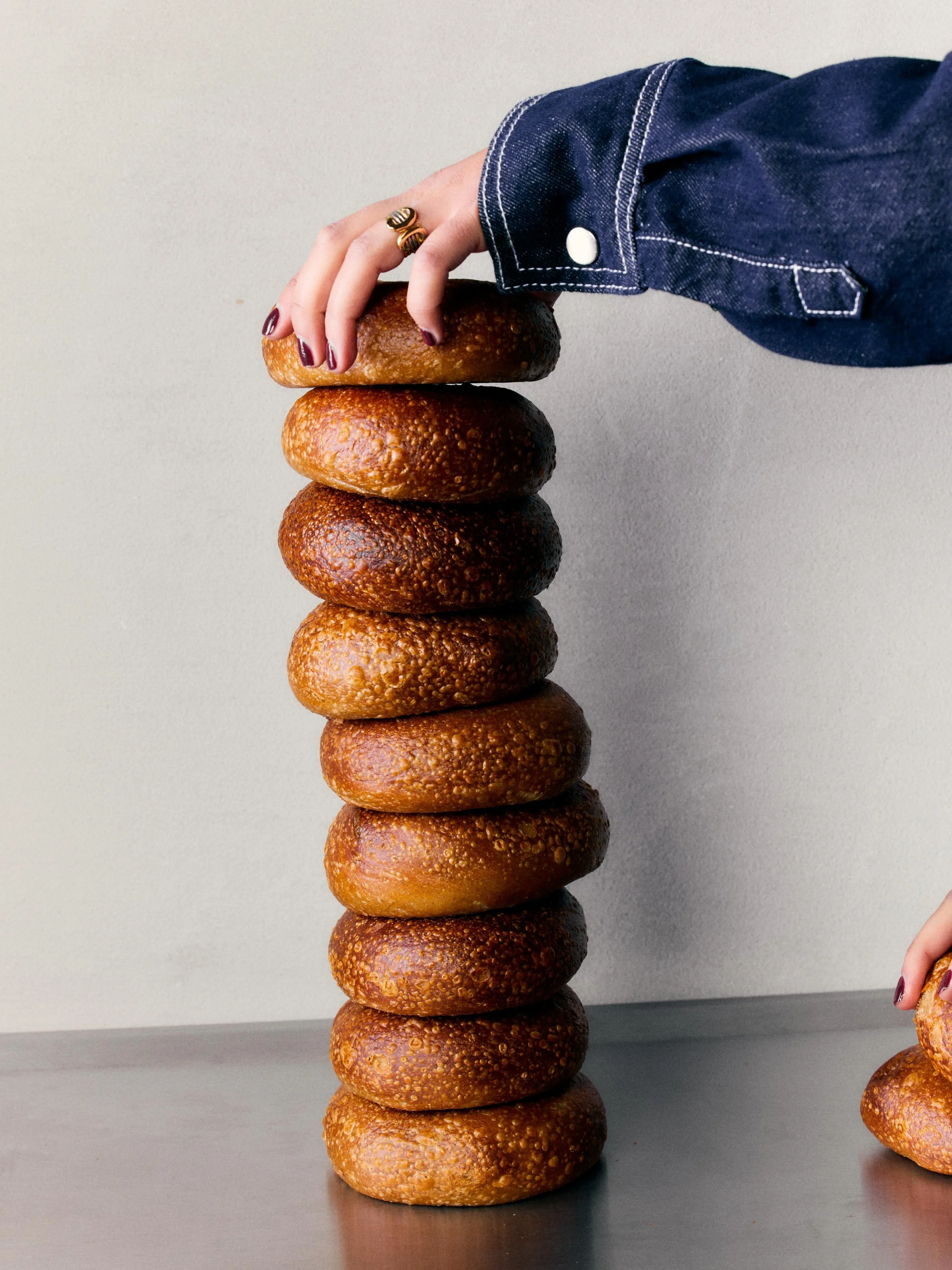 our malt based bagels are toasted on the spot for the perfect crispy + soft combooo 🥯 yes, they are as good as they look, you might get a crusshh

artisanally handmade in the atelier of our dear friend @chloesengier from @cocolab.brussels 

our bage