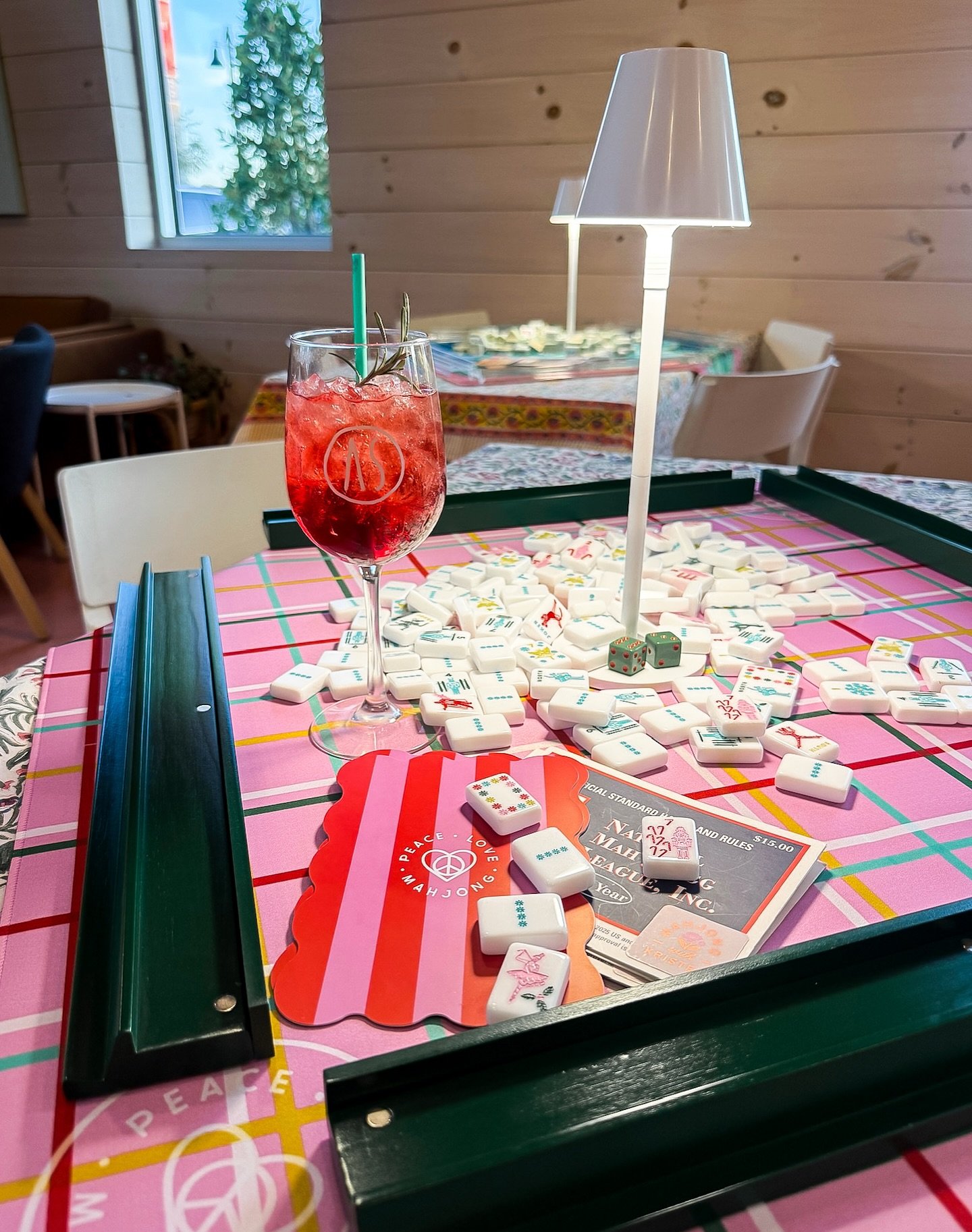 The most perfect mahjong Monday last night with a little rosemary spritz and the new merry nutcracker tiles. 🤍✨🥂

@peacelovemahjong 
@amsoedmond