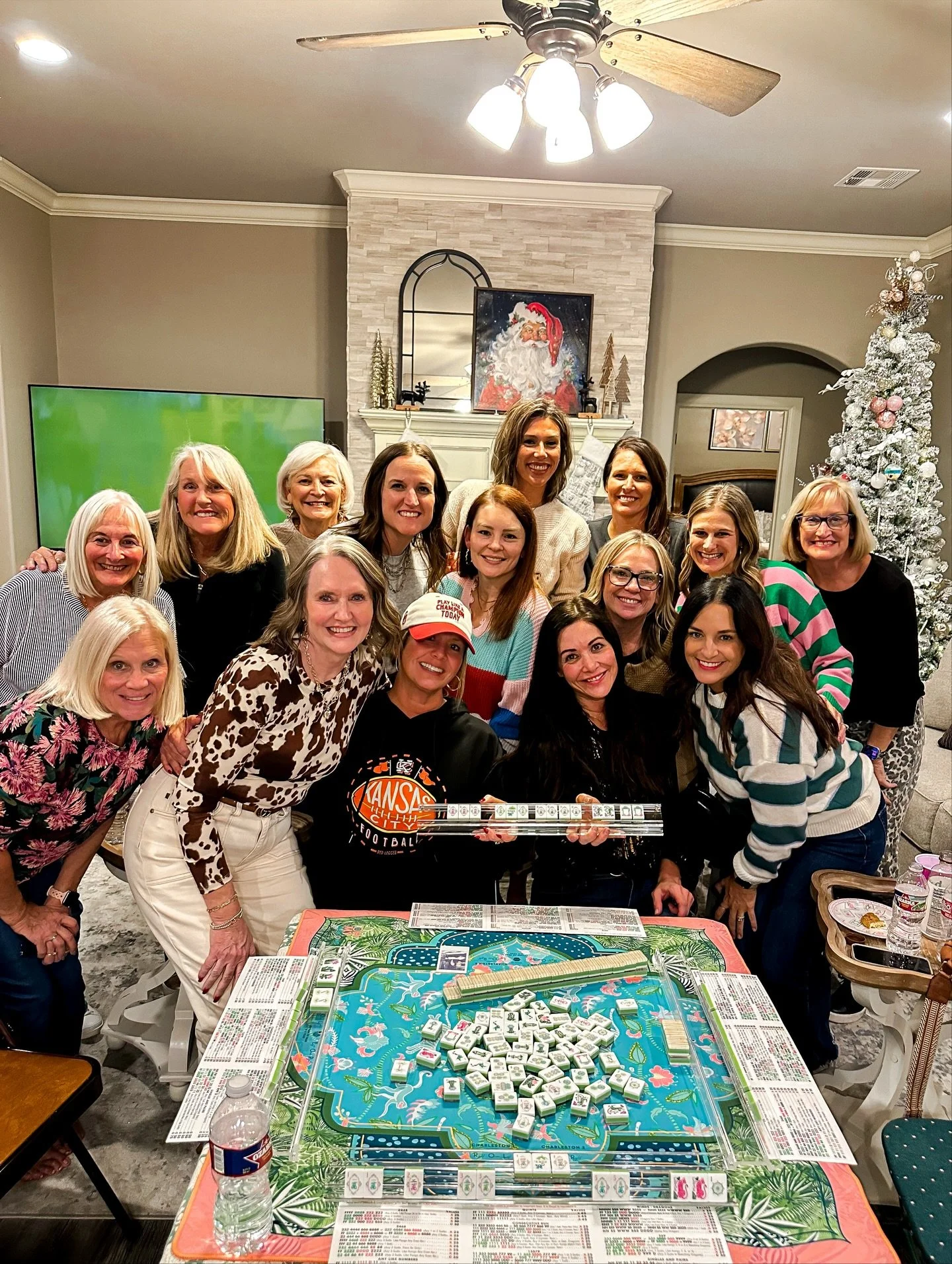 Moms, daughters, sisters, and friends all learning mahjong together&hellip; and yes, the competitive streak was immediately visible. 😂🀄️ Lots of laughs with some mahj mixed in!