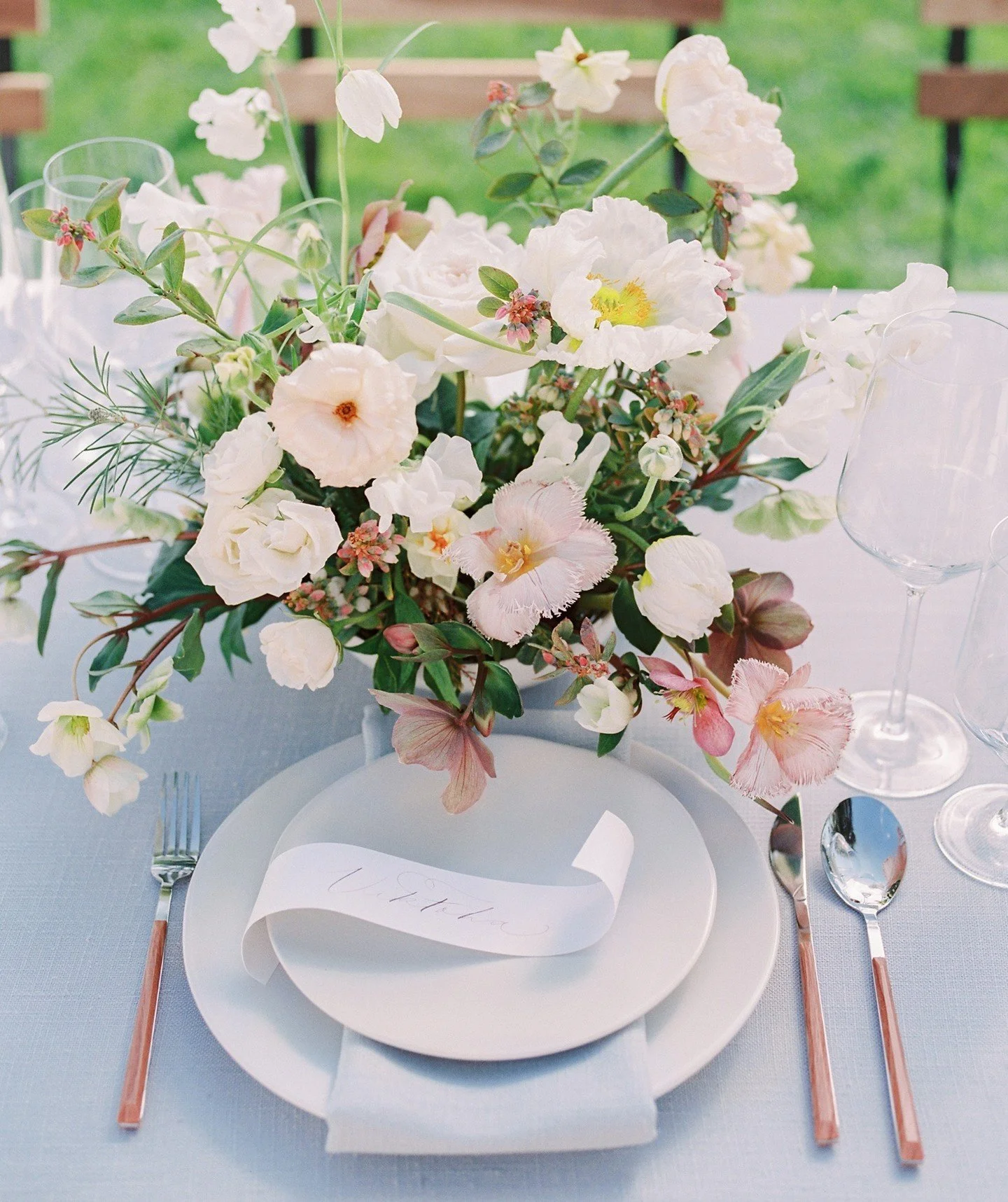Thanksgiving is all about reflecting what we are truly grateful for. When you read this post, may your Thursday be warm, full of laughter, surrounded by love and lots of pumpkin pie!
.
As seen on @martha_weddings 
Photography @anyakernes 
Planning an